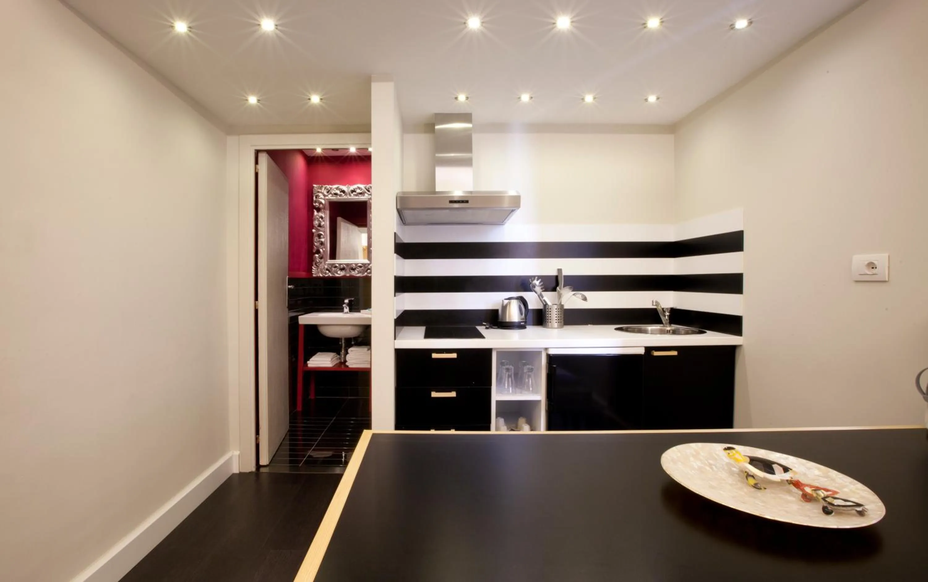 Kitchen or kitchenette in Sorrento Apartments