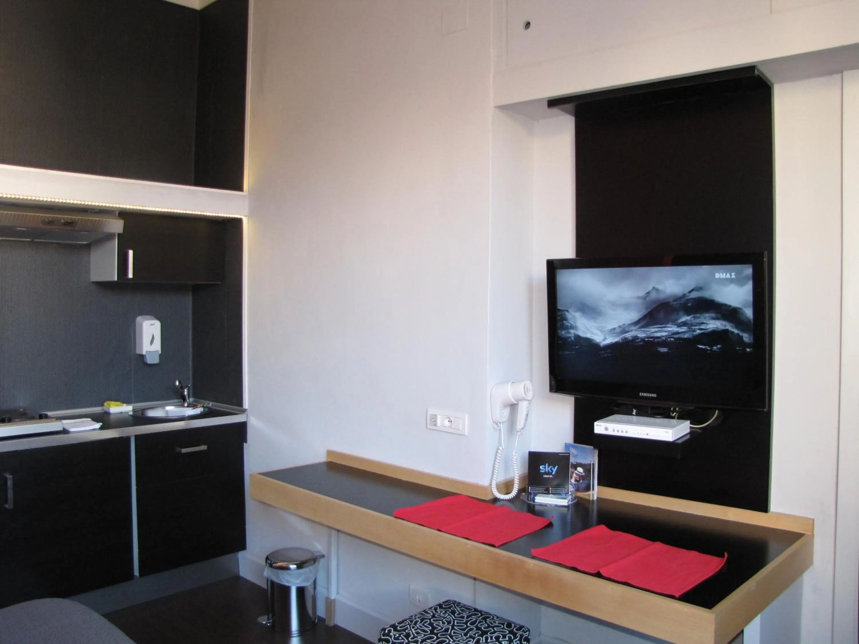 TV and multimedia in Sorrento Apartments