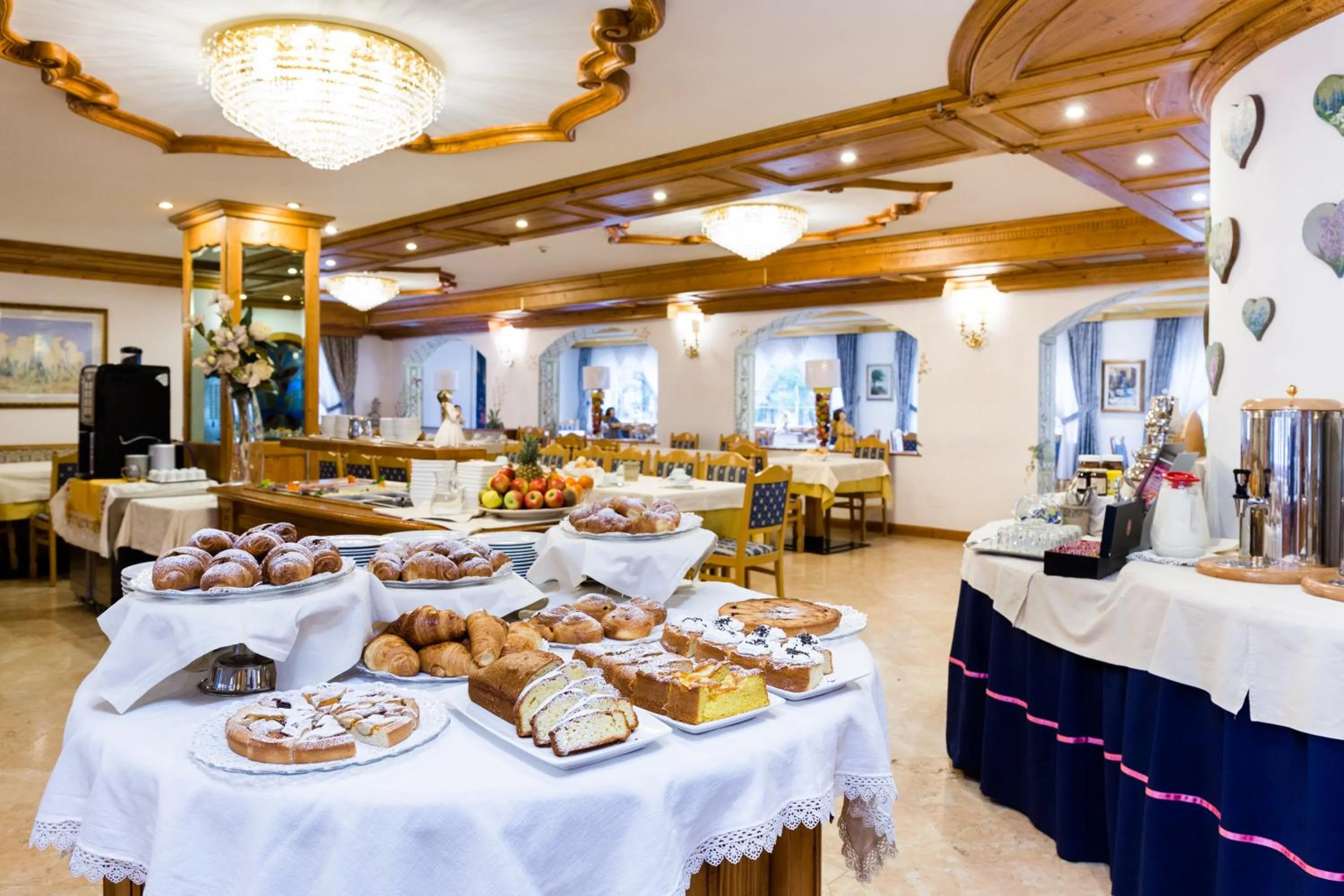 Restaurant/places to eat in Hotel Vienna