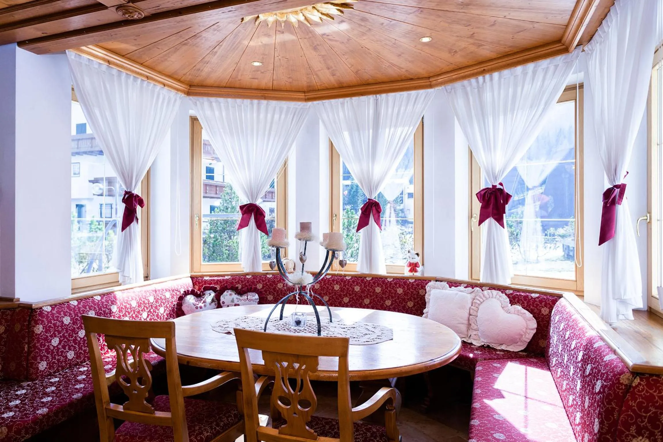 Restaurant/places to eat in Hotel Vienna