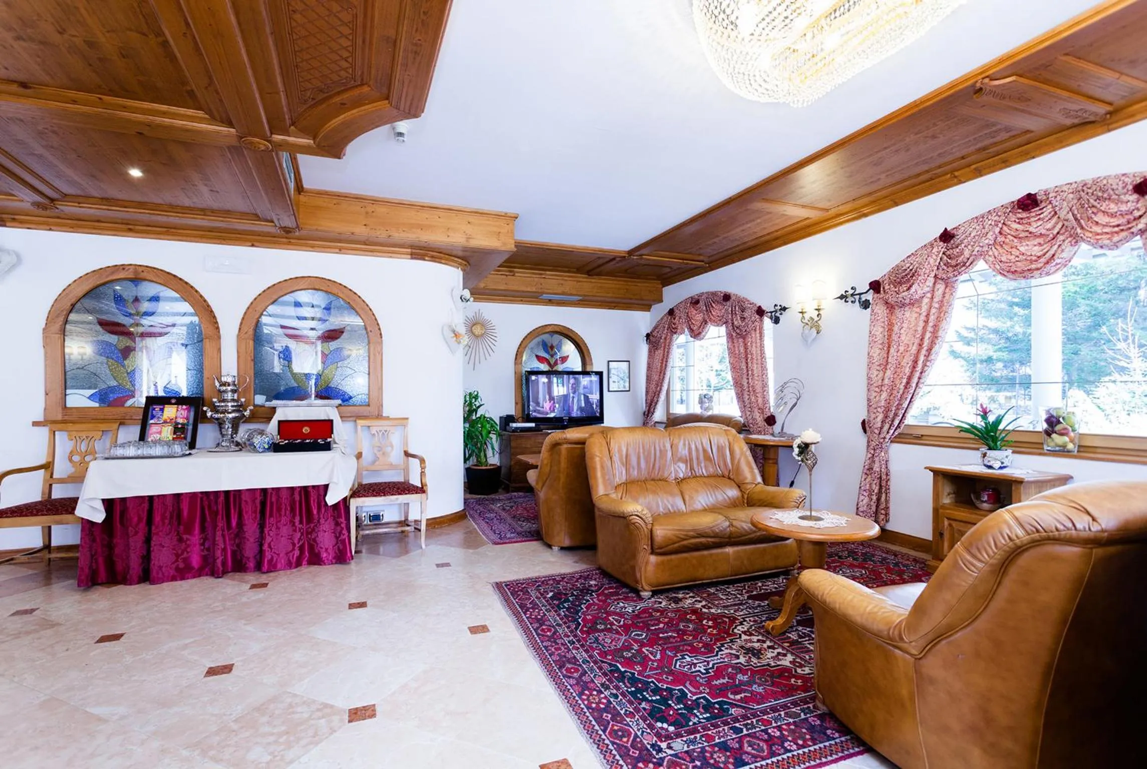Communal lounge/ TV room in Hotel Vienna
