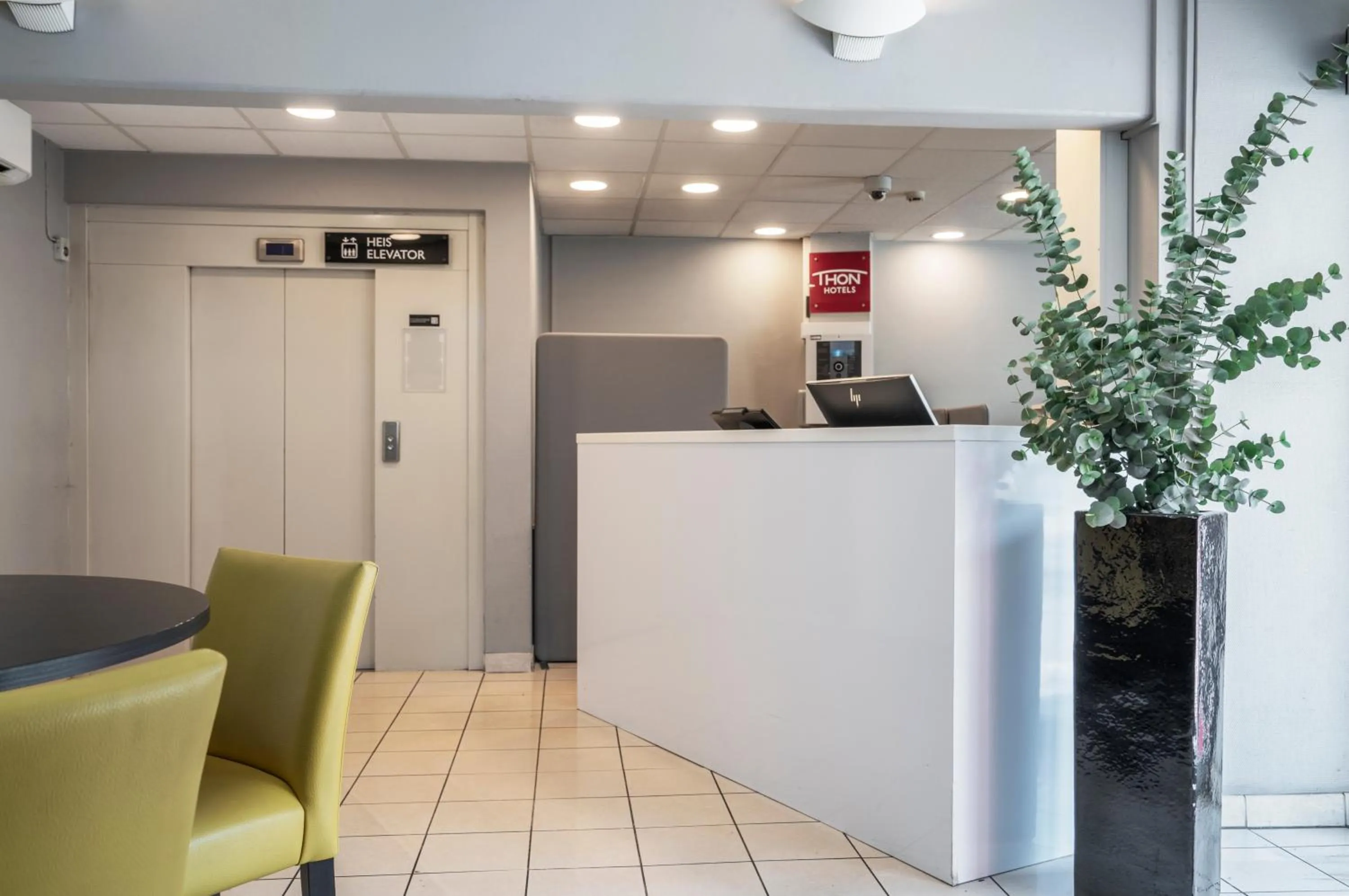 Lobby or reception in Thon Hotel Lillestrøm