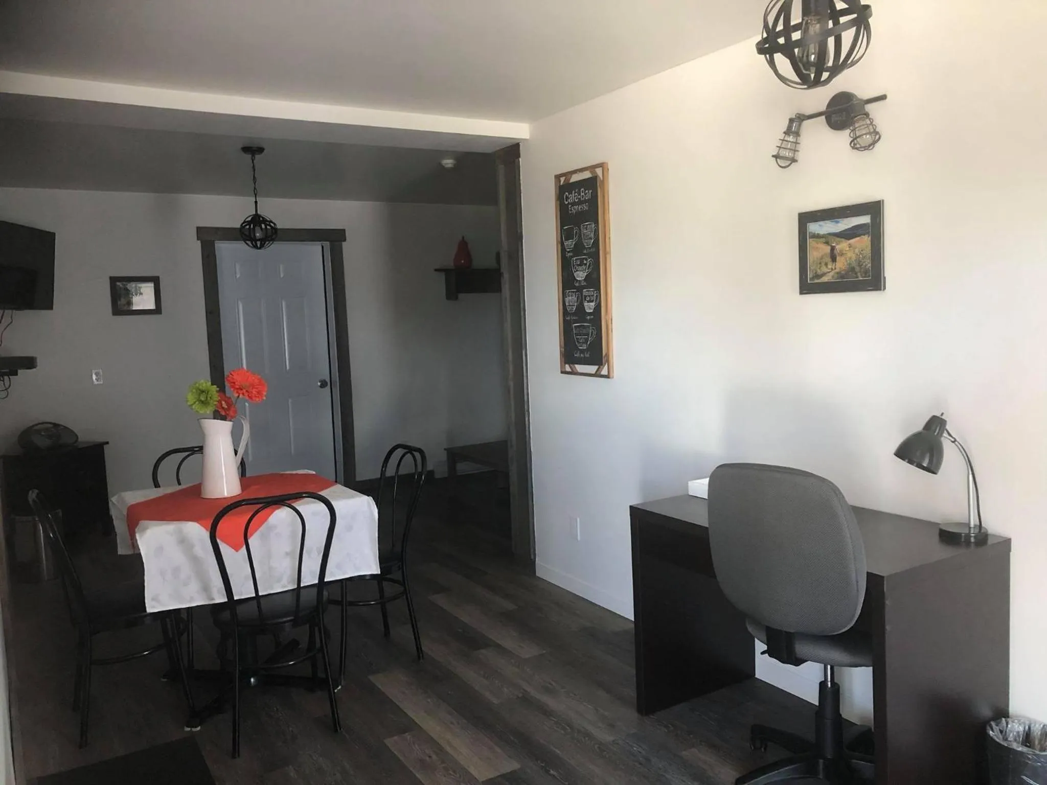 Dining area in Mon Coin de Pays