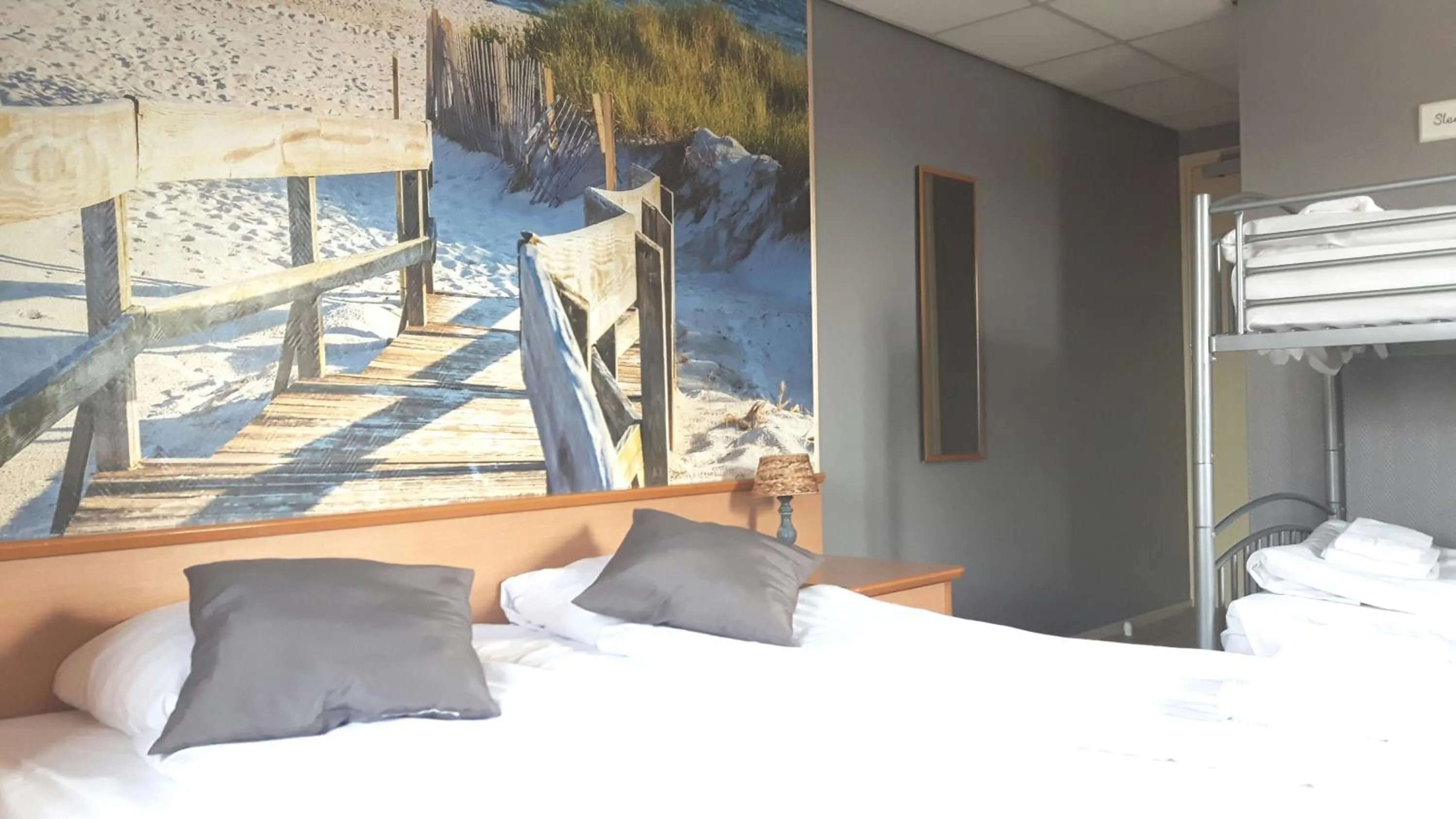 Photo of the whole room, Bed in Hotel Velsen
