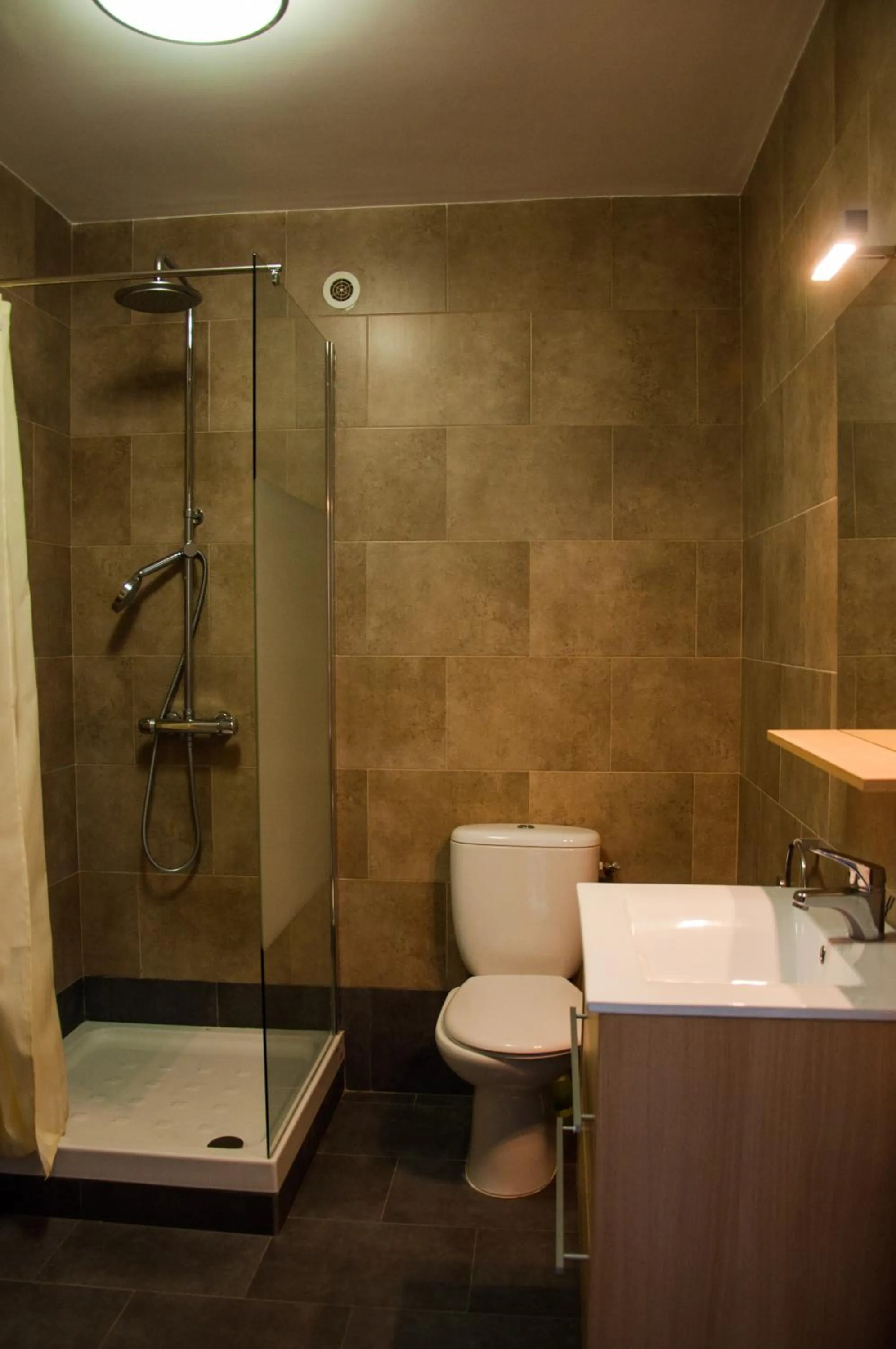 Bathroom in Logis Hôtel Restaurant Mar I Sol