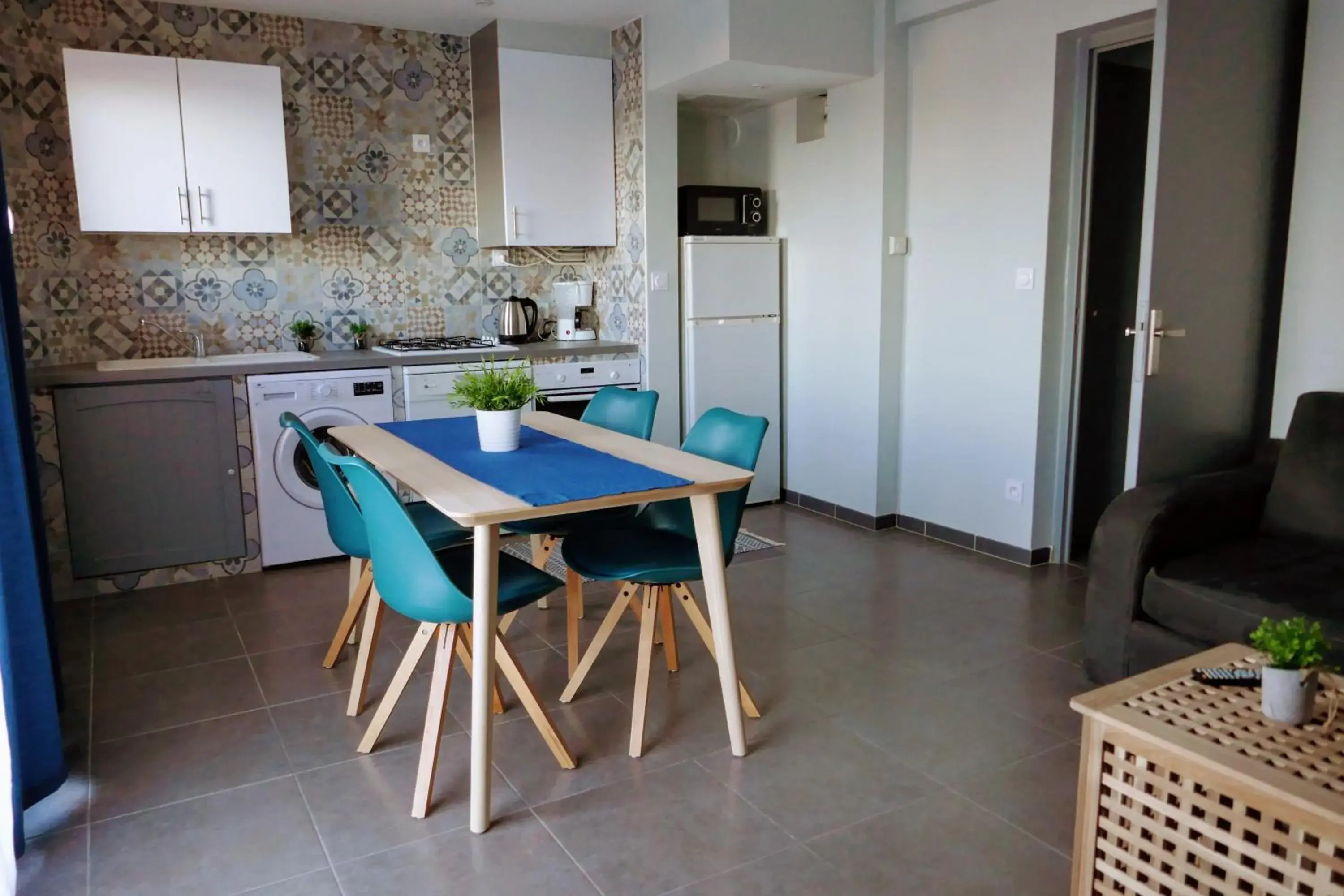 Apartment with Sea View in Logis Hôtel Restaurant Mar I Sol Apartment with Sea View in Logis Hôtel Restaurant Mar I Sol