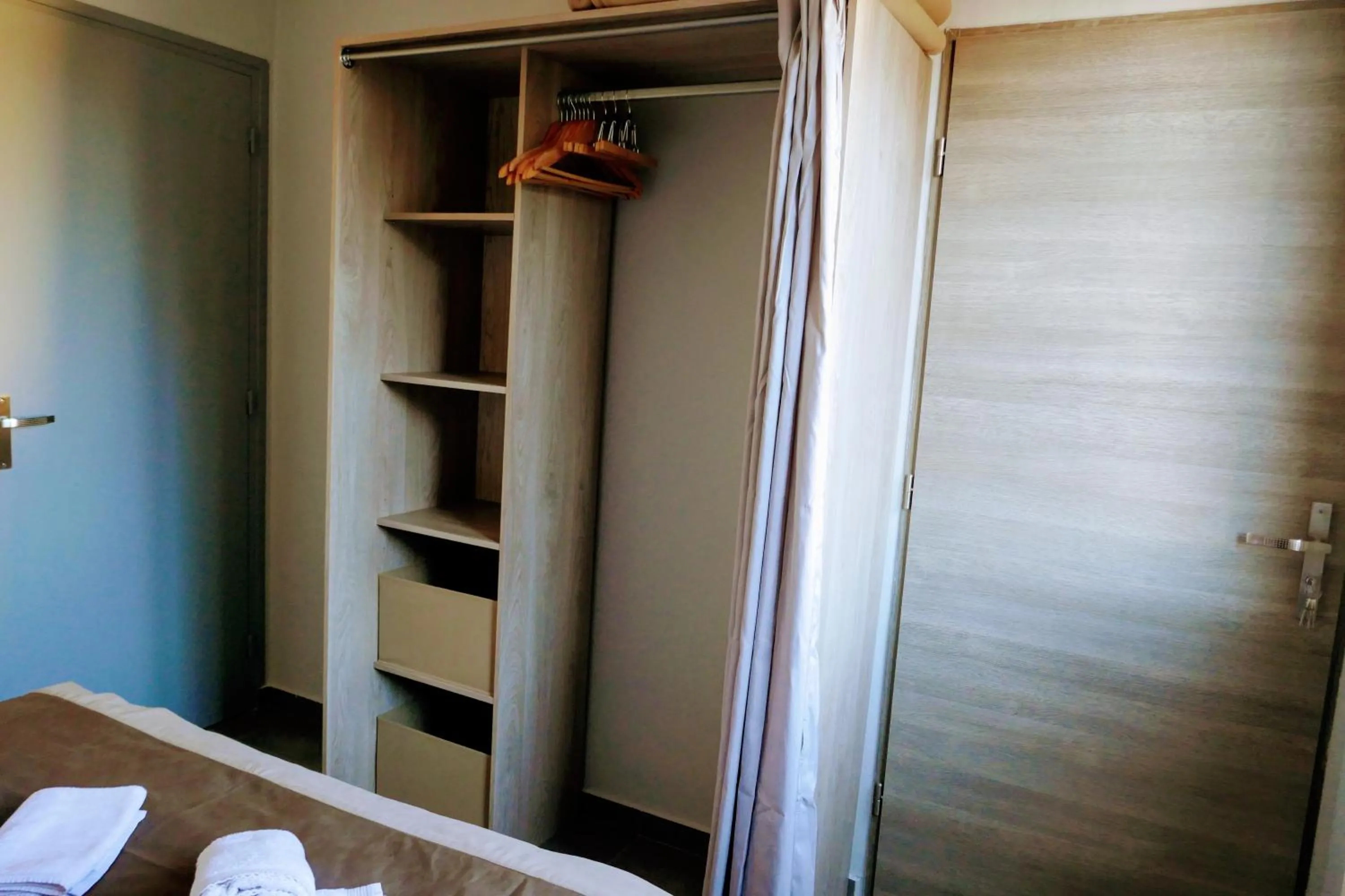 Bed in Logis Hôtel Restaurant Mar I Sol