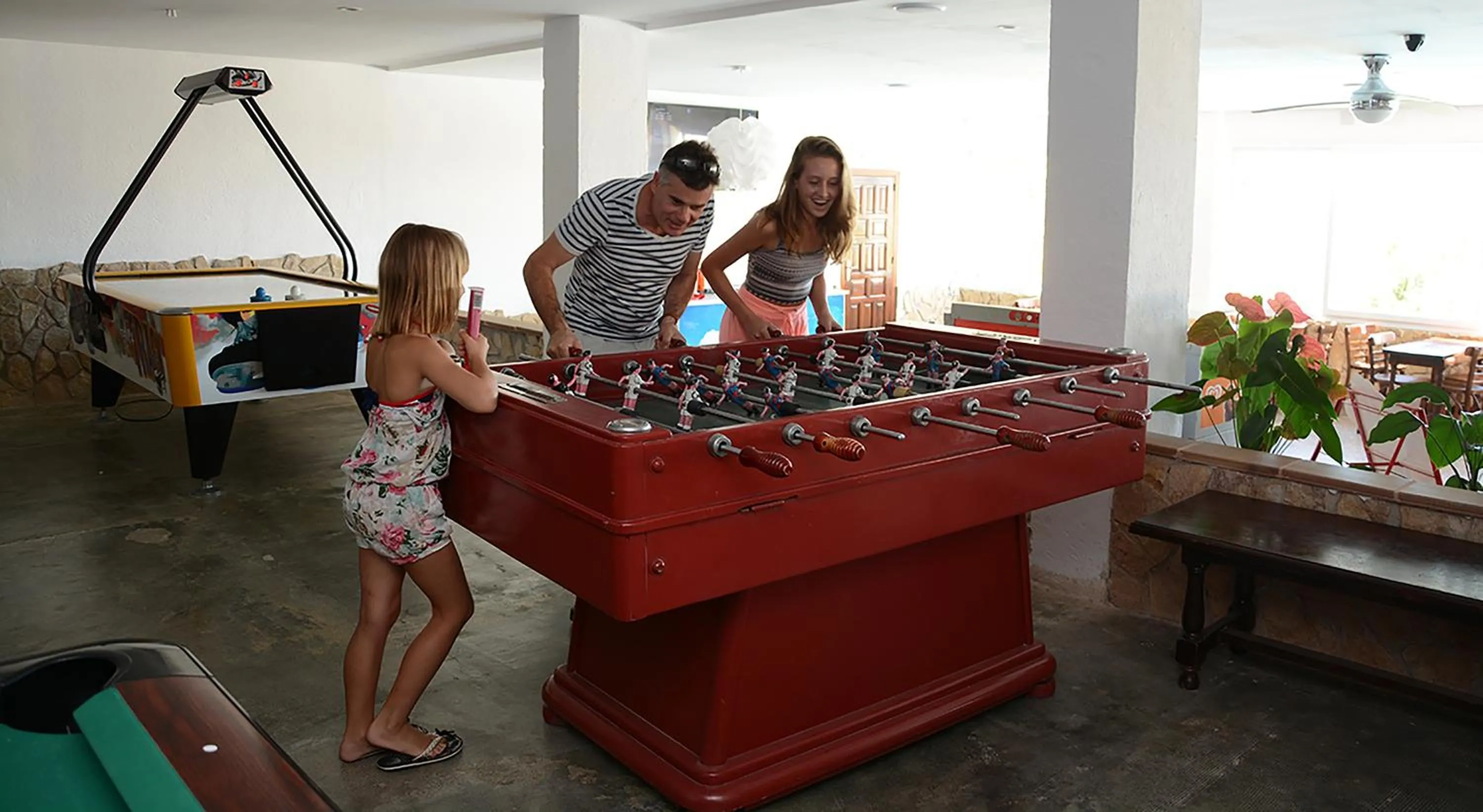 People in Hotel Grecs