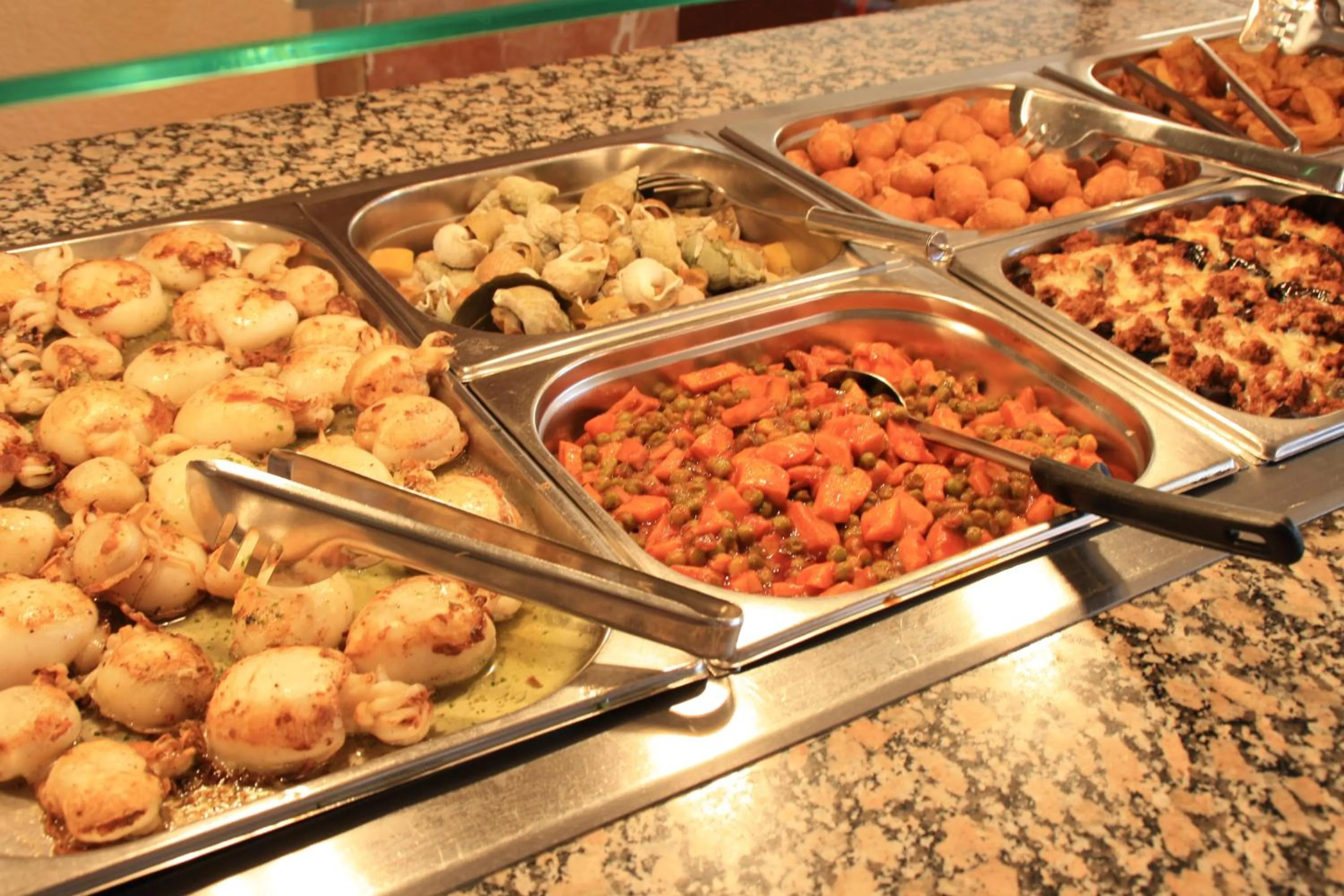 Restaurant/places to eat in Hotel Grecs