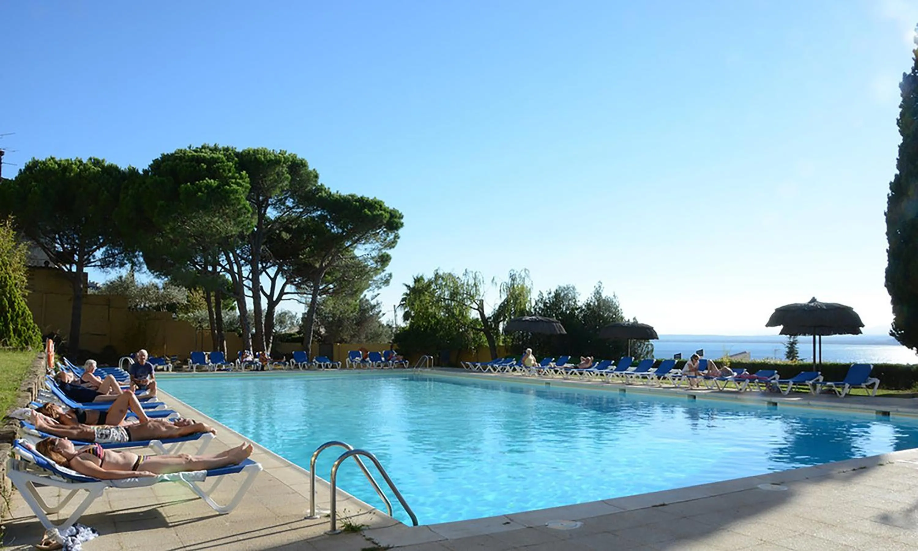 People in Hotel Grecs