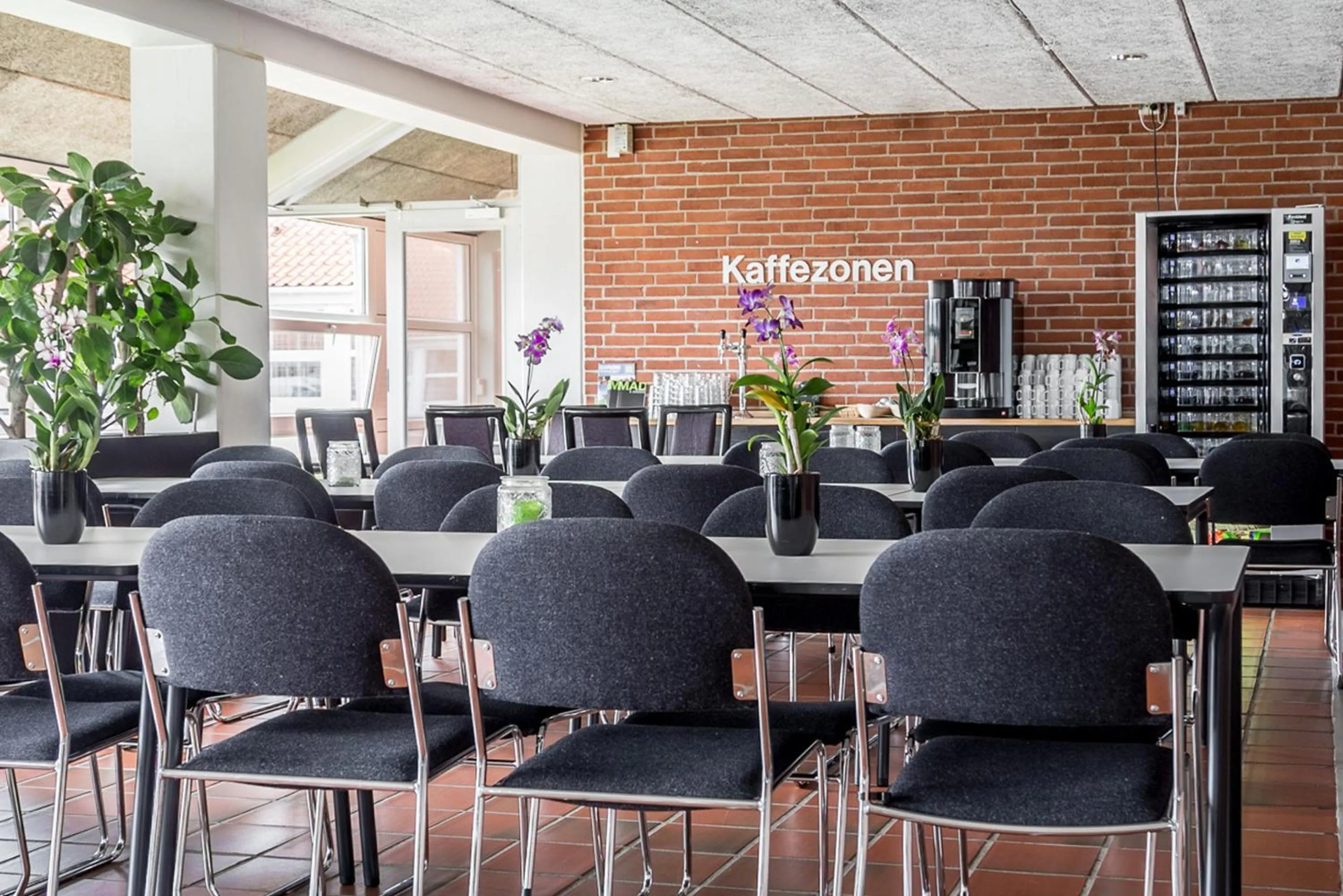 Communal lounge/ TV room in Sportshotel Vejen