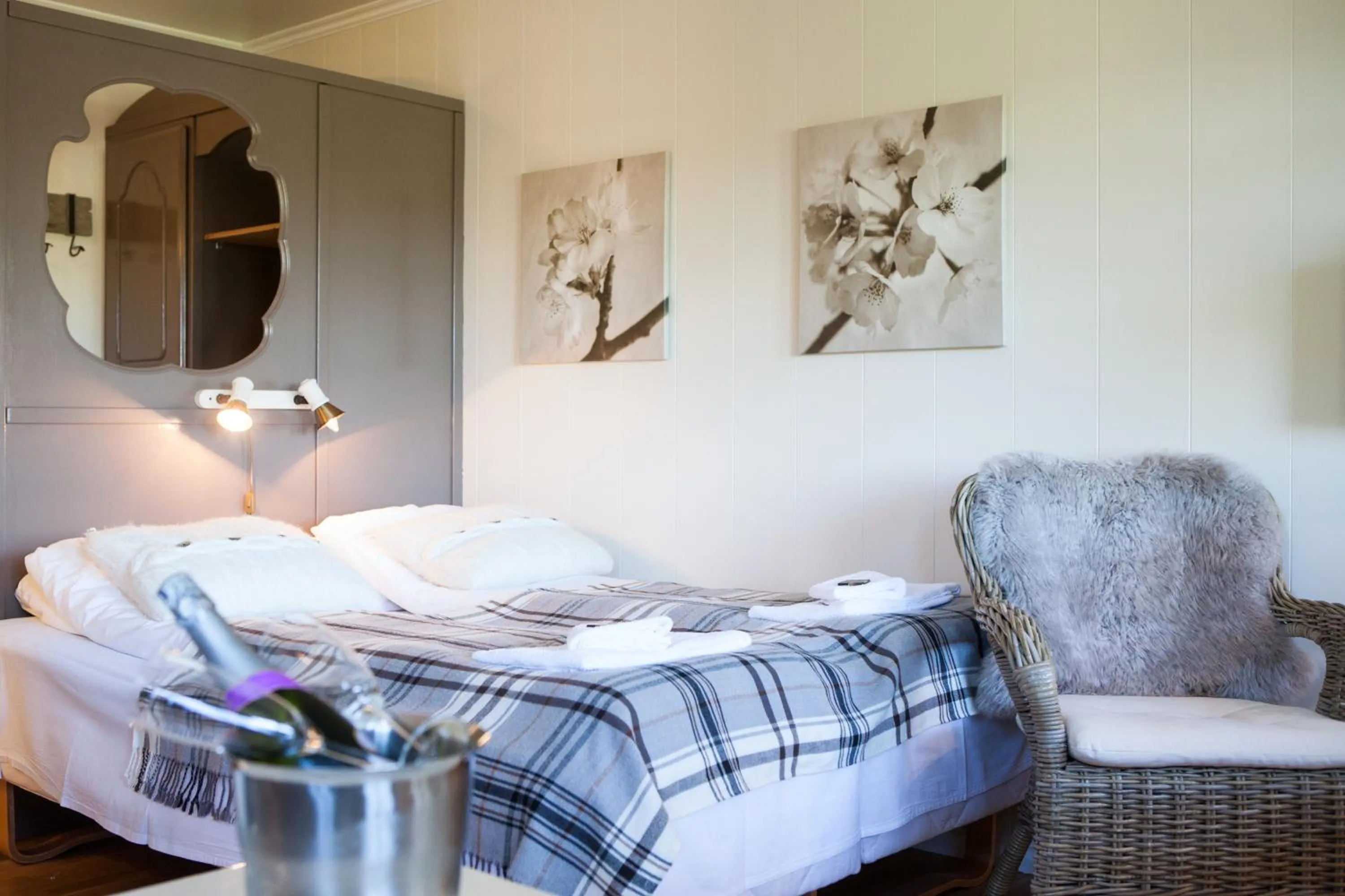 Bed in Fjordslottet Hotel