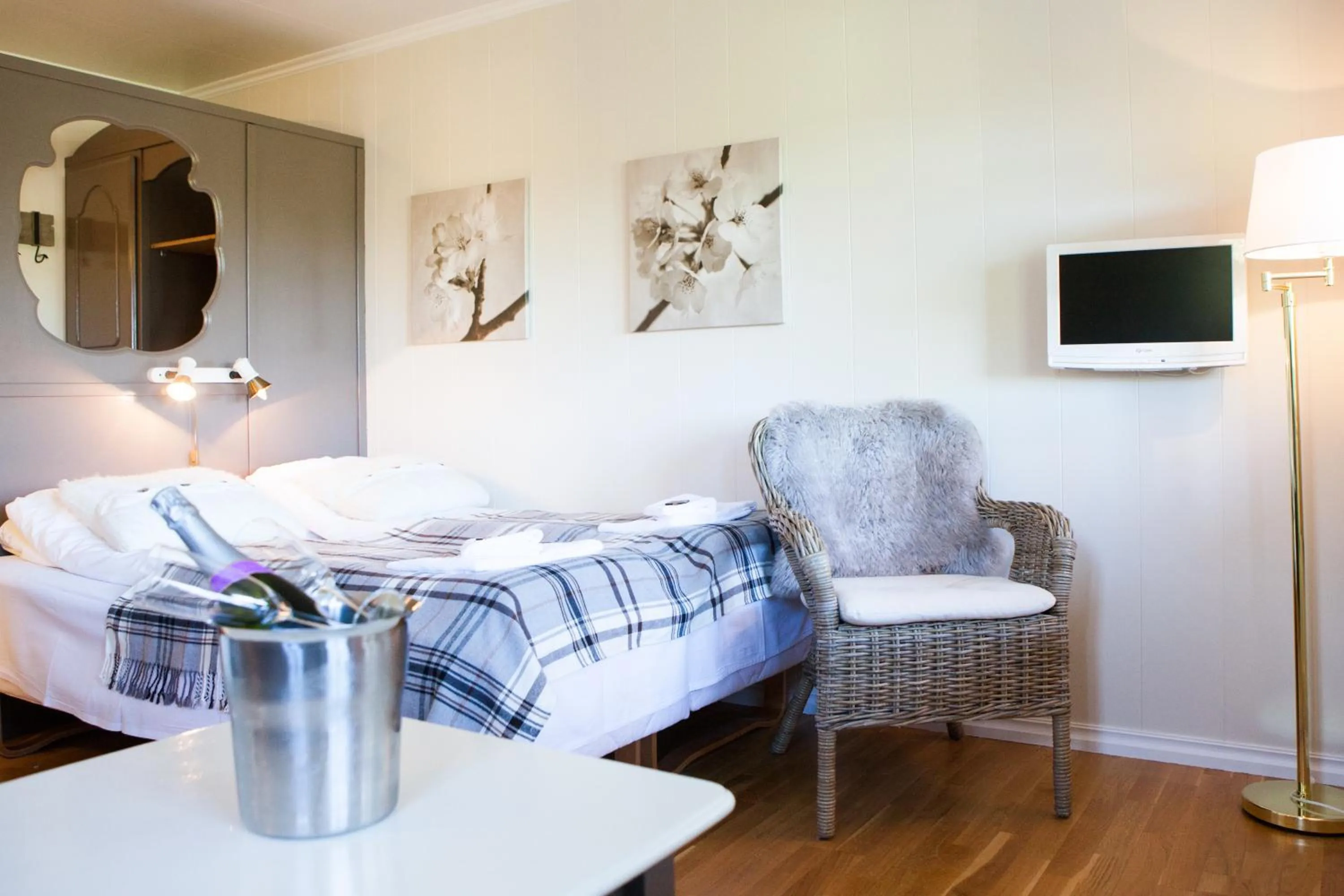 Bed in Fjordslottet Hotel