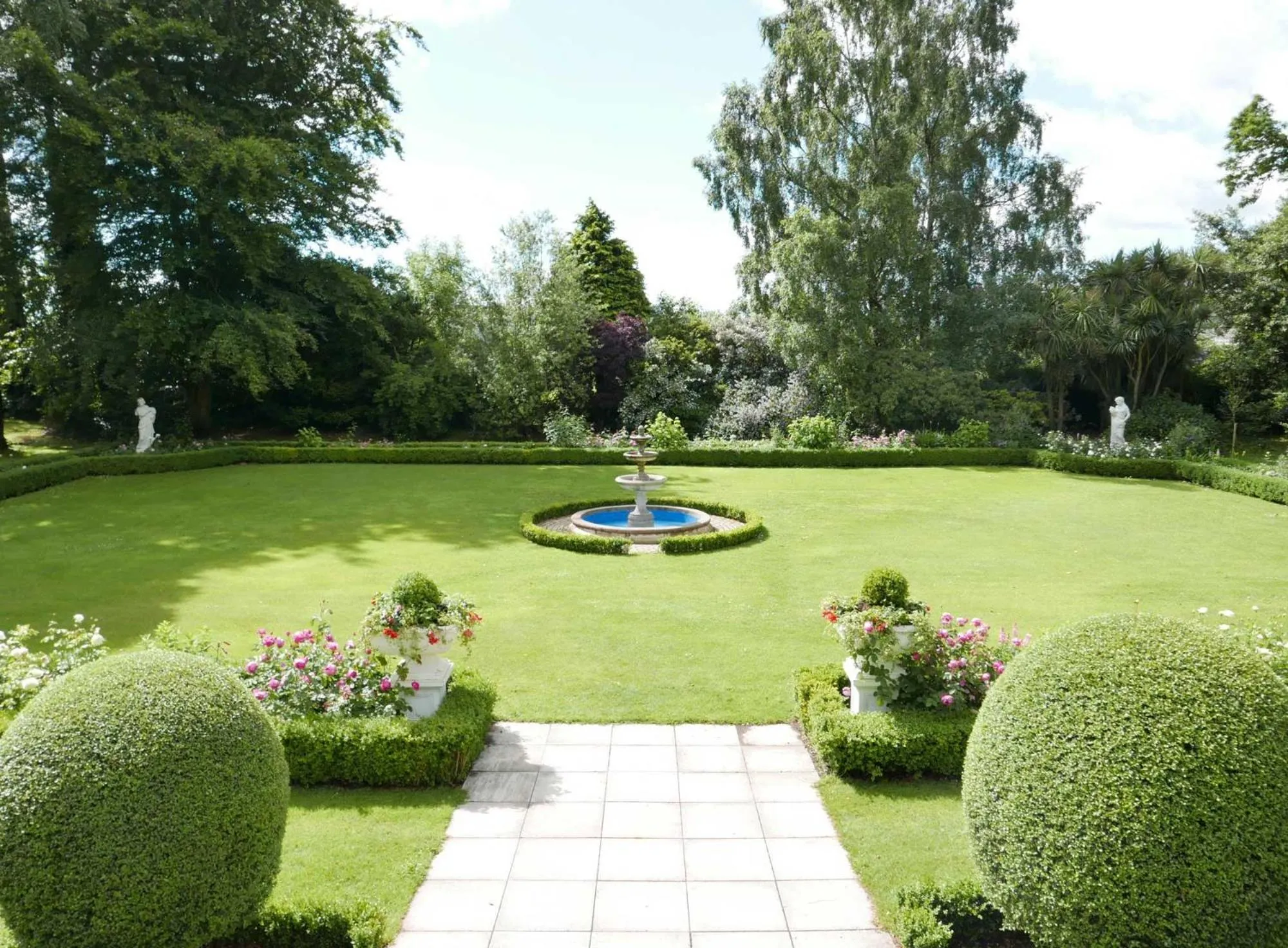 Garden in Tinakilly Country House Hotel