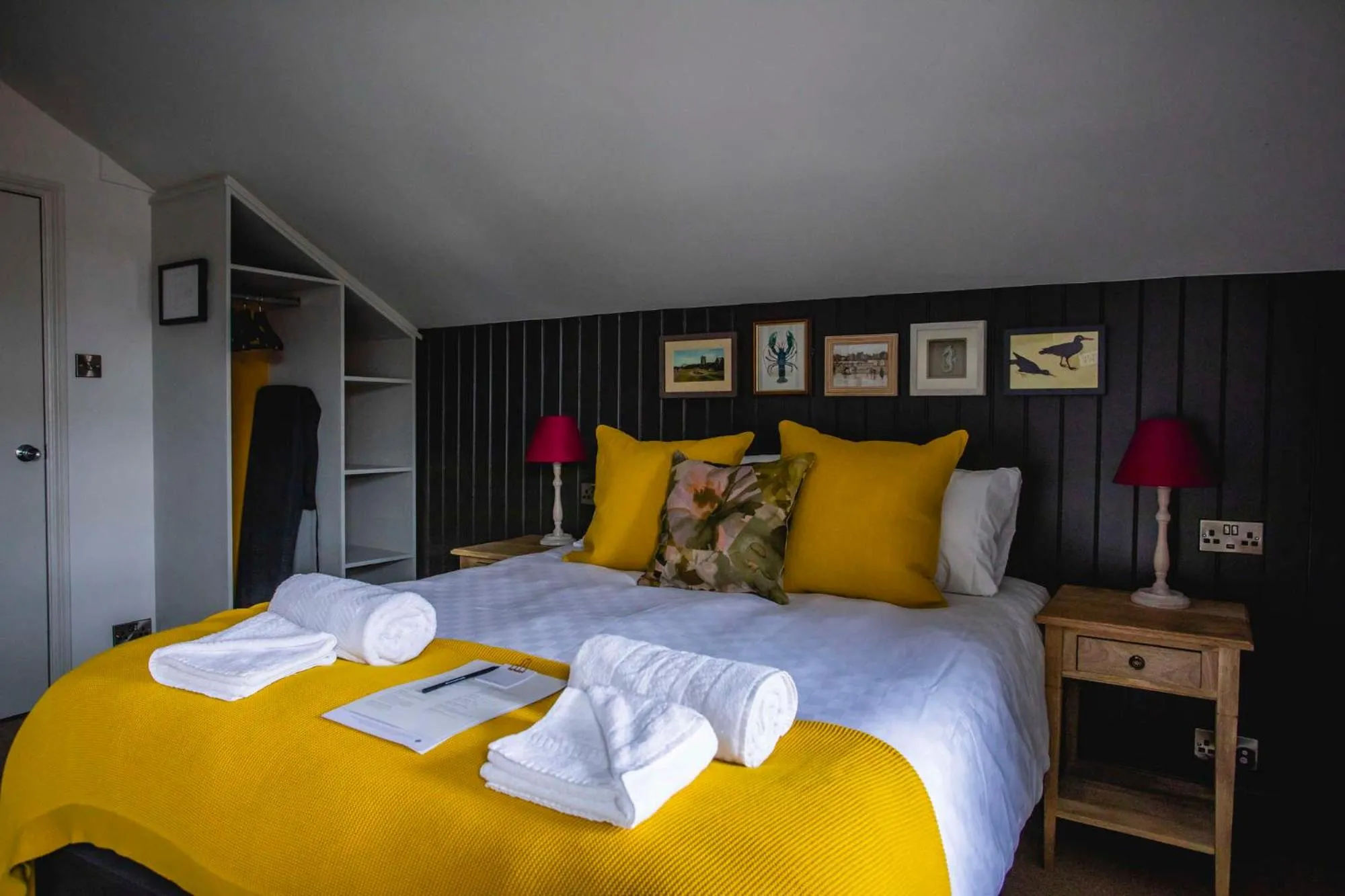 Bedroom, Bed in Dunstan House