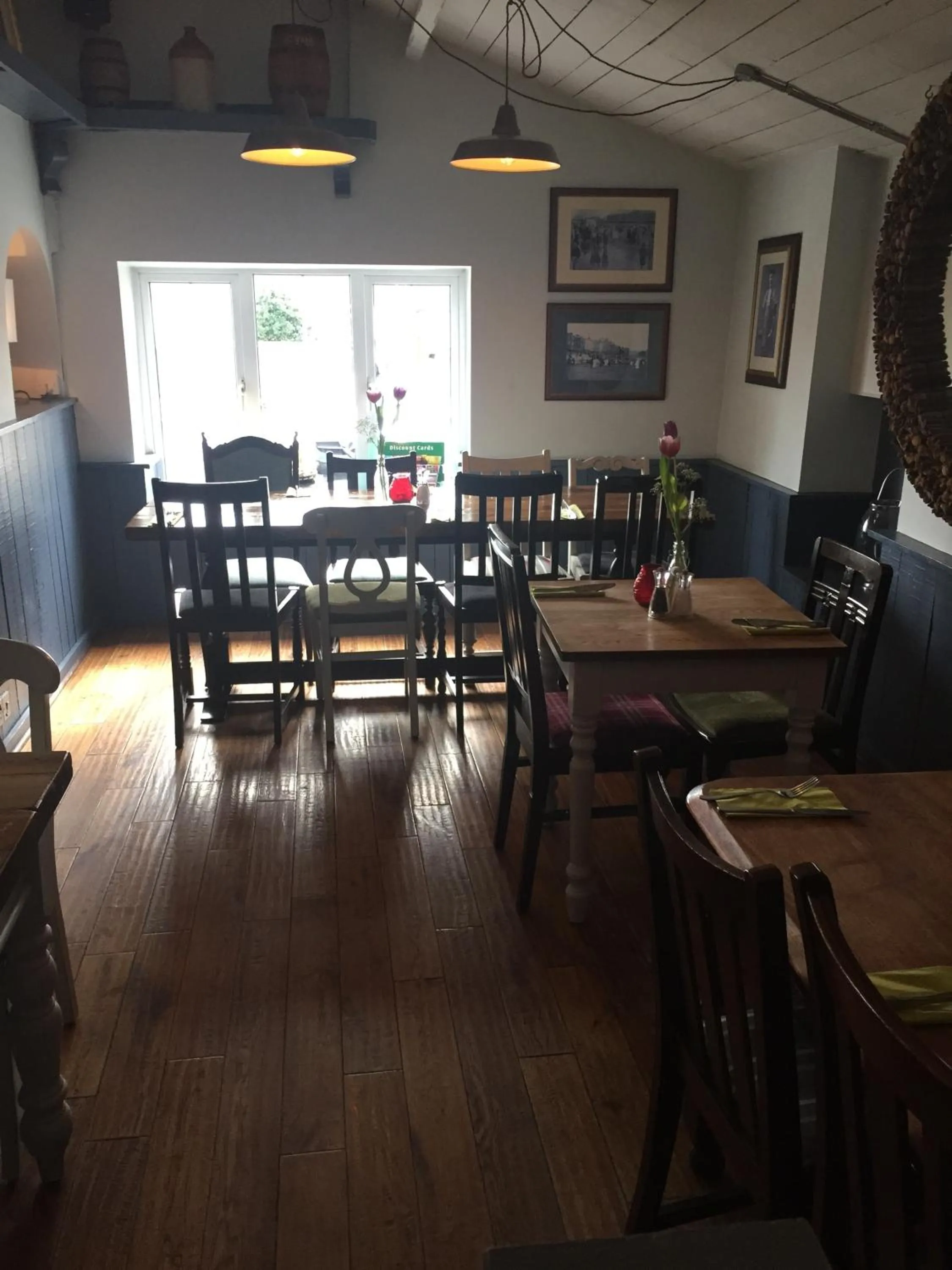 Restaurant/places to eat in Dunstan House