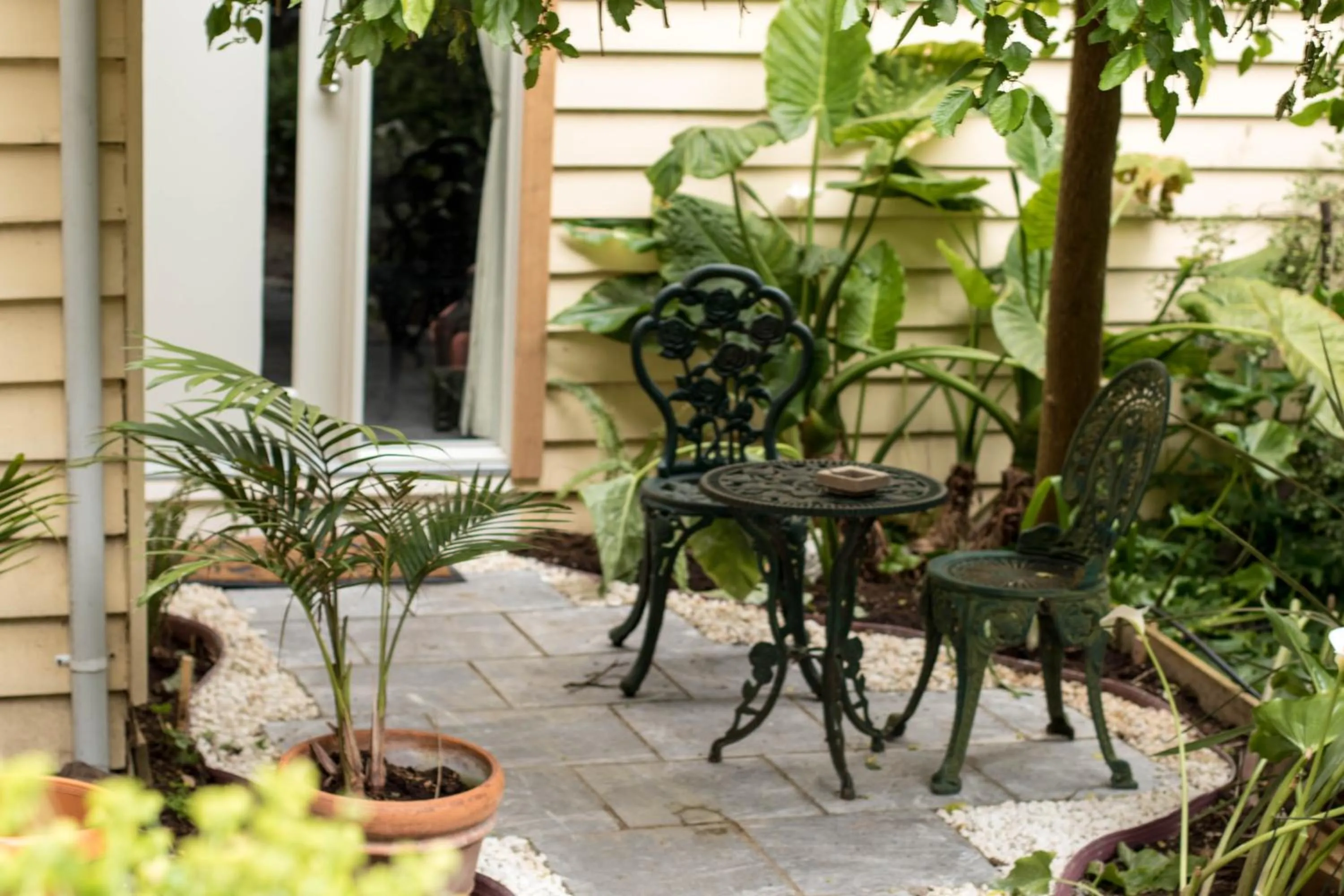 Area and facilities in Burnbank