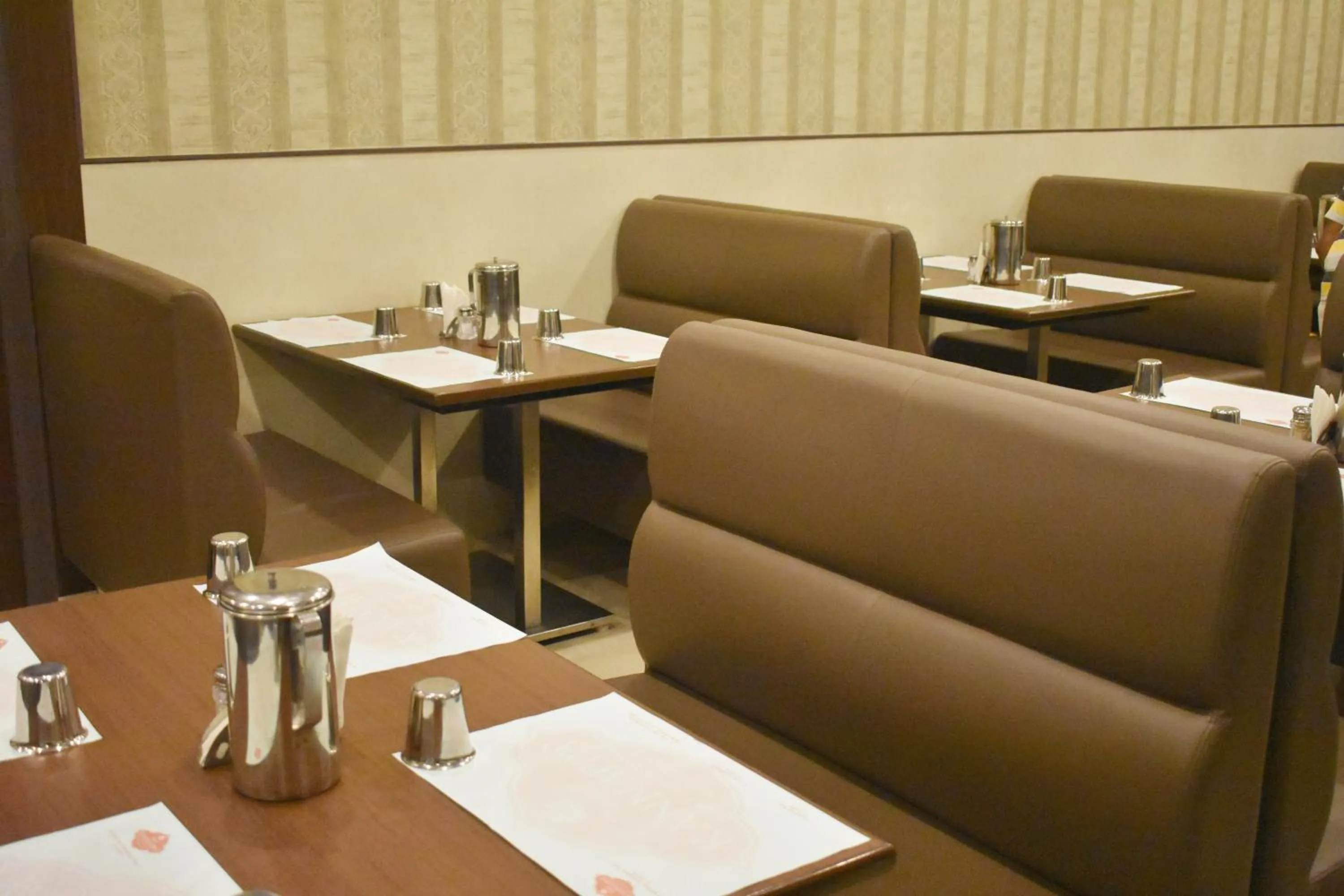 Restaurant/places to eat in Grand Arcadia