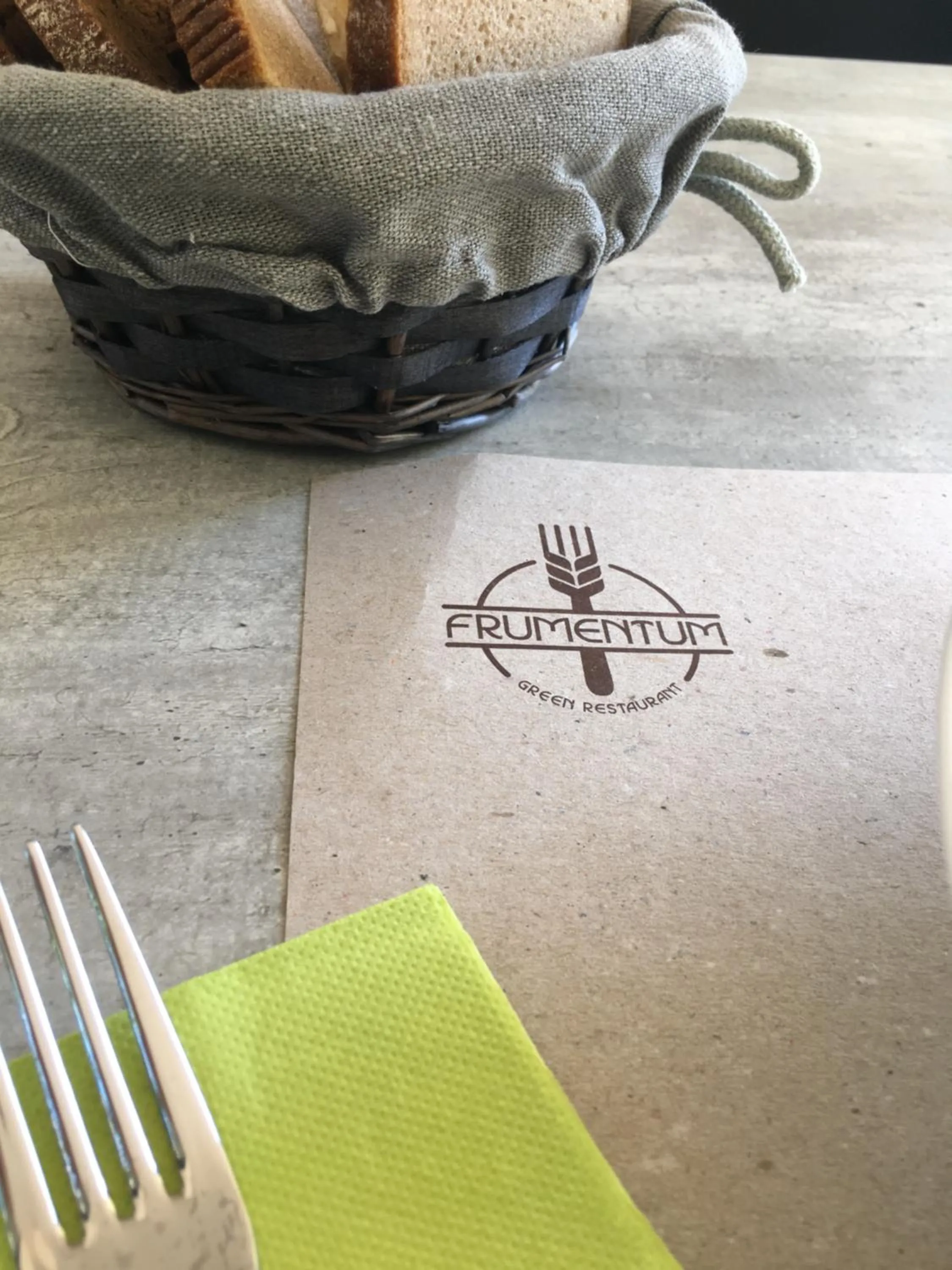 Restaurant/places to eat in Le Grazie Hotel