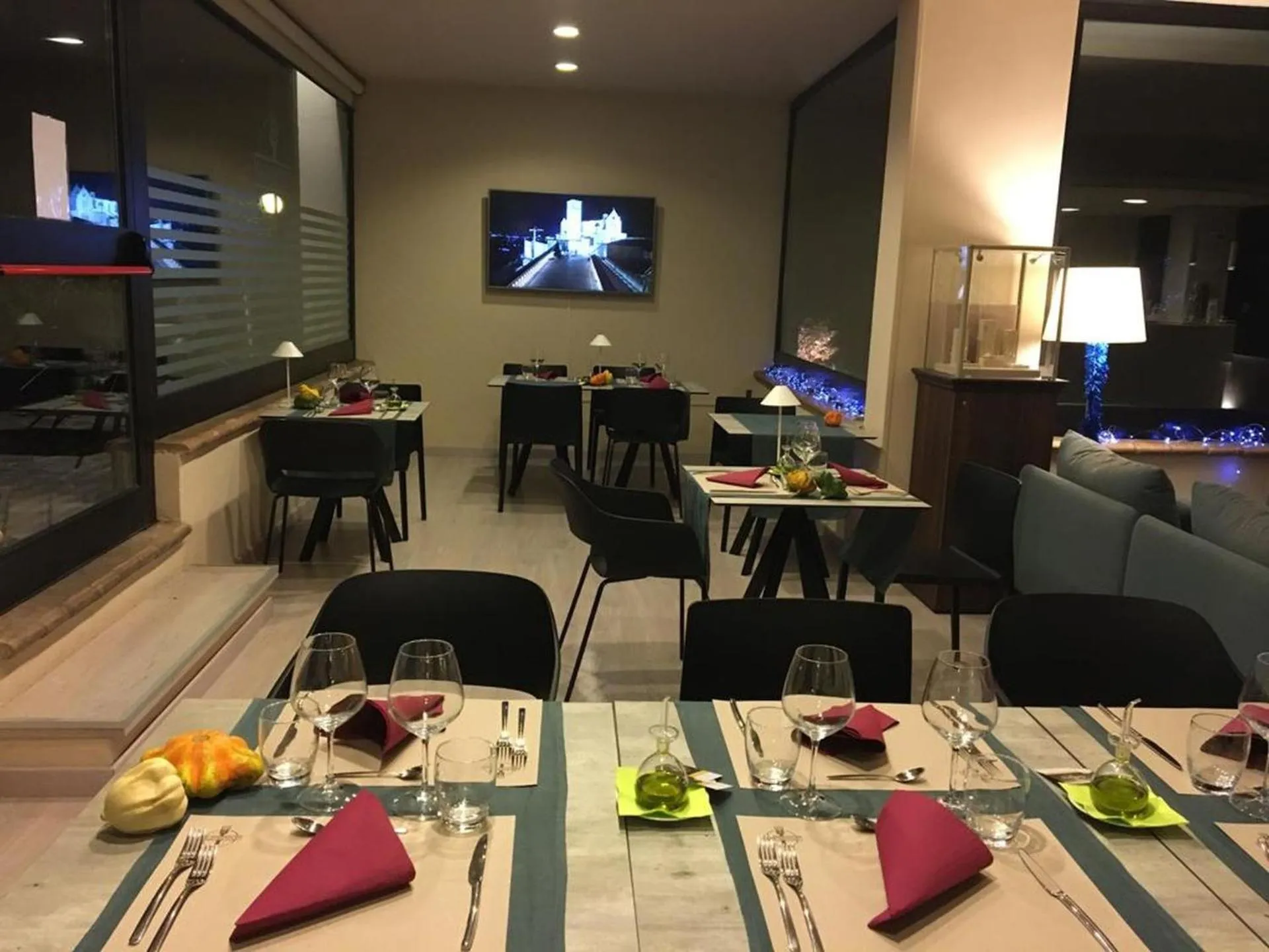 Restaurant/places to eat in Le Grazie Hotel