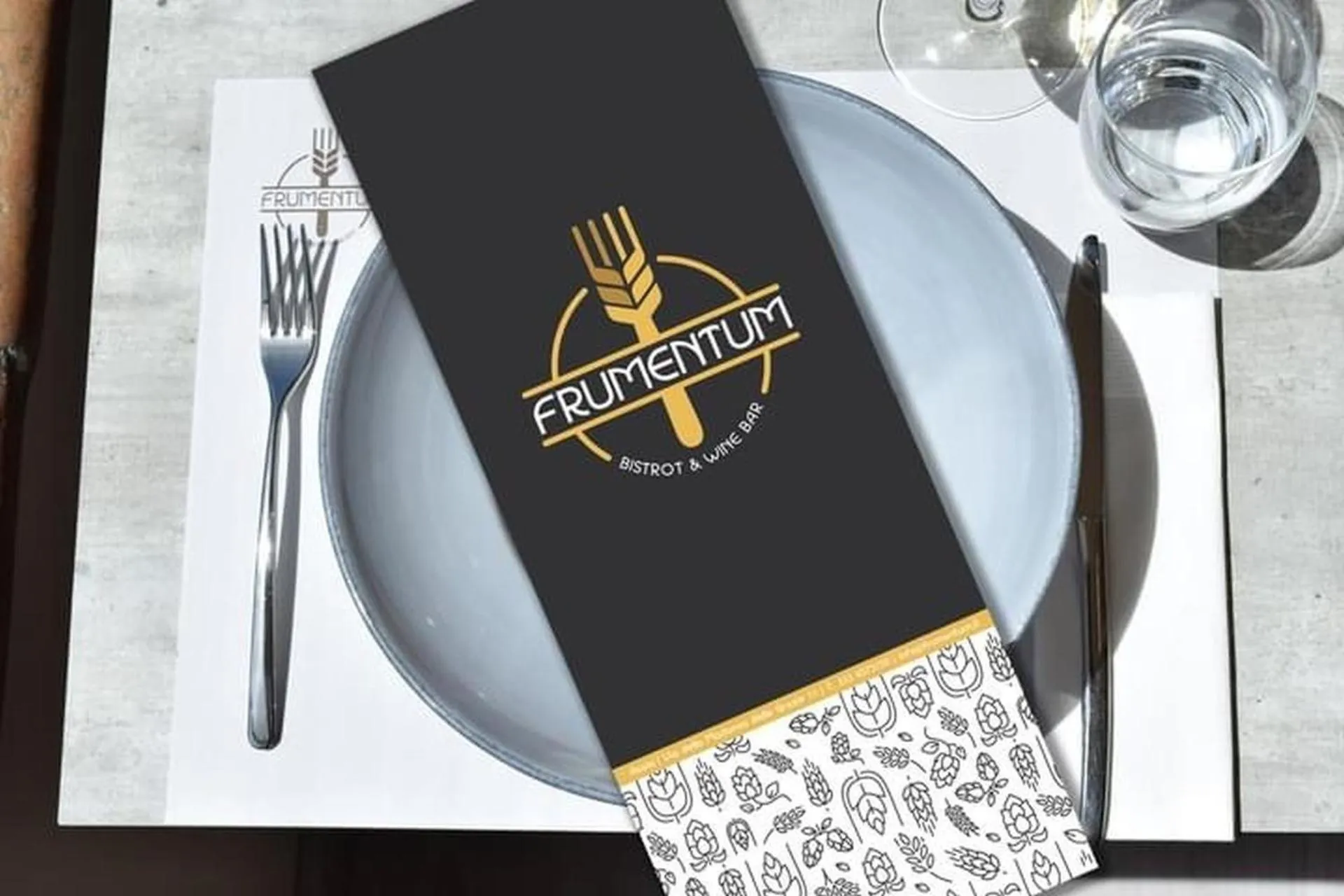 Restaurant/places to eat in Le Grazie Hotel