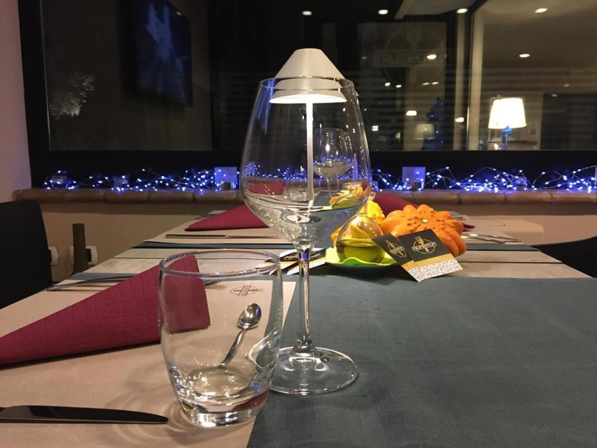 Restaurant/places to eat in Le Grazie Hotel