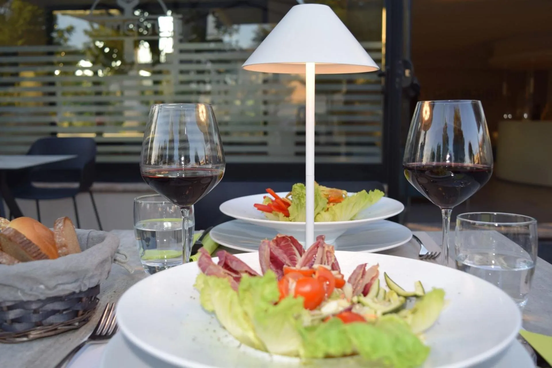 Restaurant/places to eat in Le Grazie Hotel