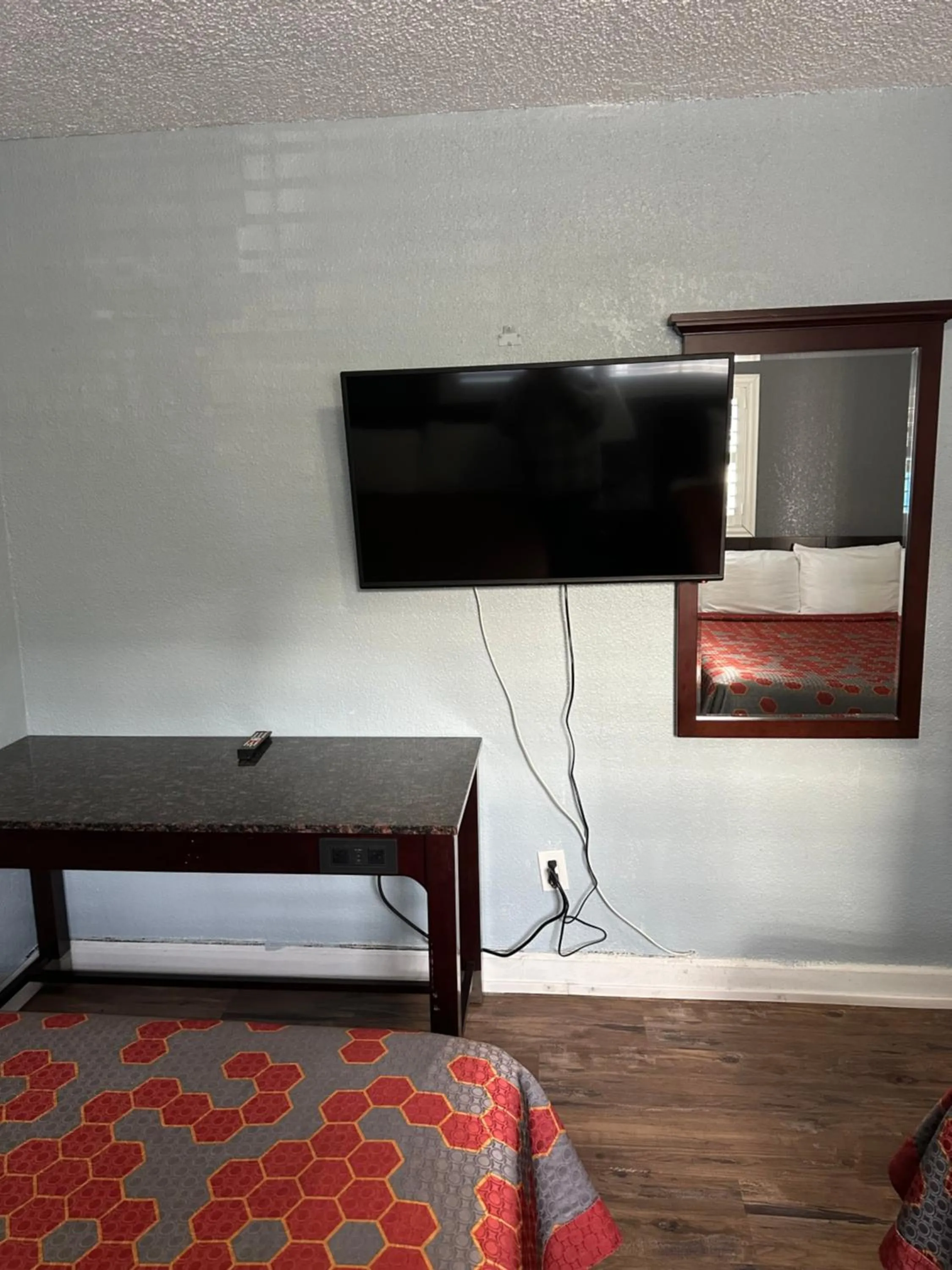 Bed in Fireside Inn By The Beach Boardwalk & Bowling