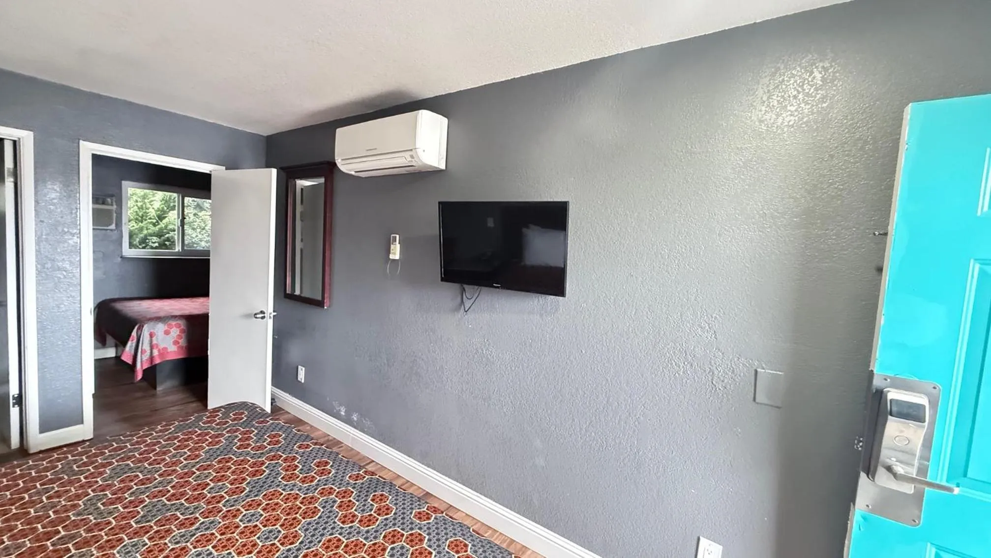 Fireside Inn By The Beach Boardwalk & Bowling