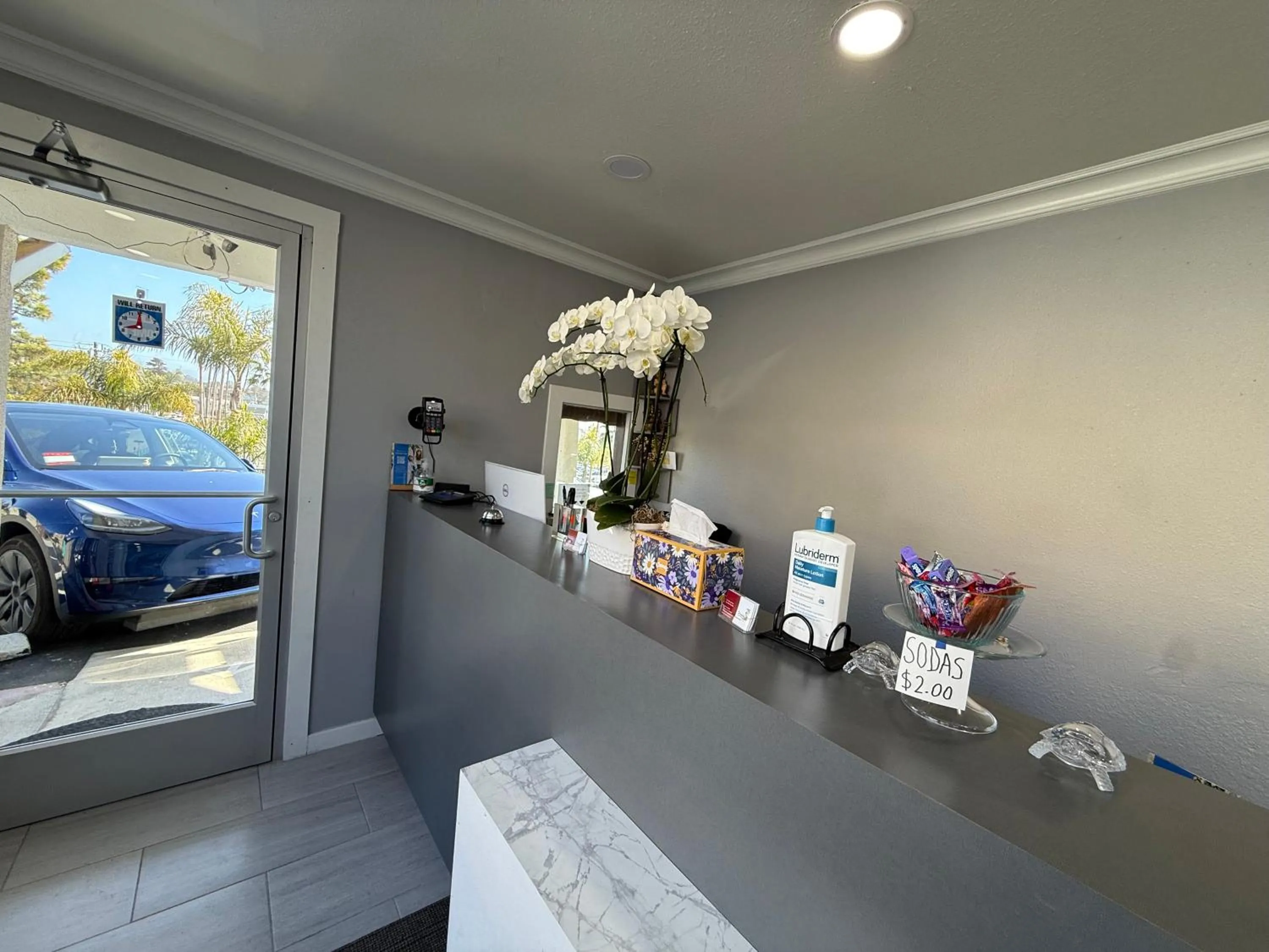 Fireside Inn By The Beach Boardwalk & Bowling