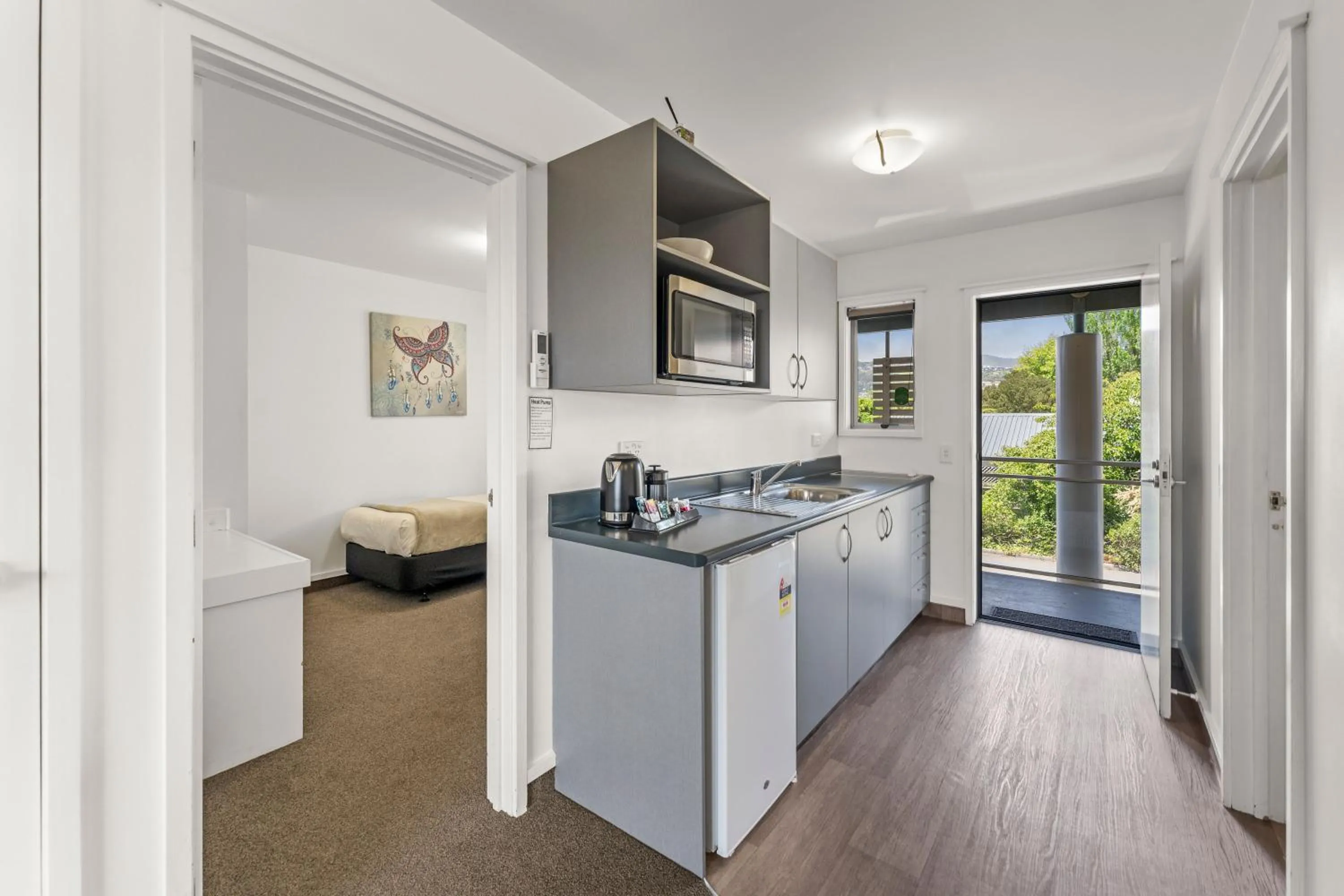 Kitchen or kitchenette in Greens Motel