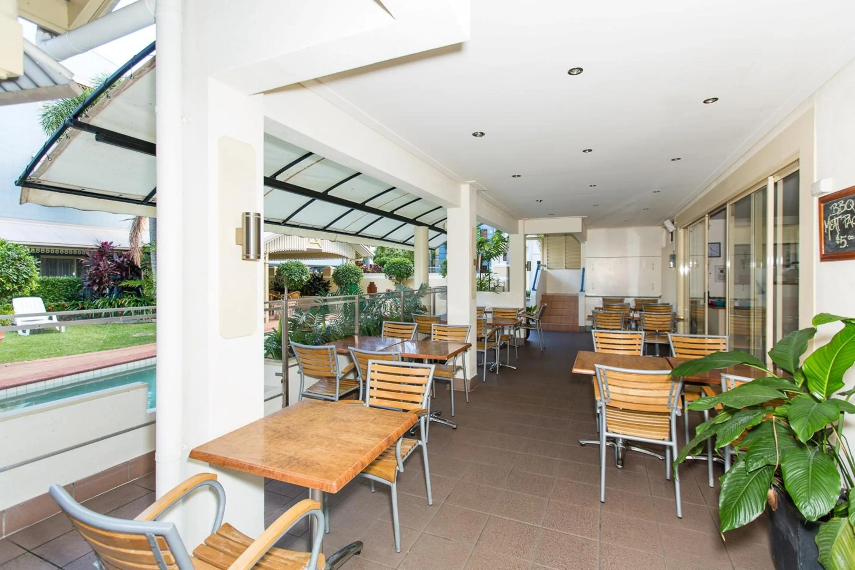 Restaurant/places to eat in Cairns Queens Court