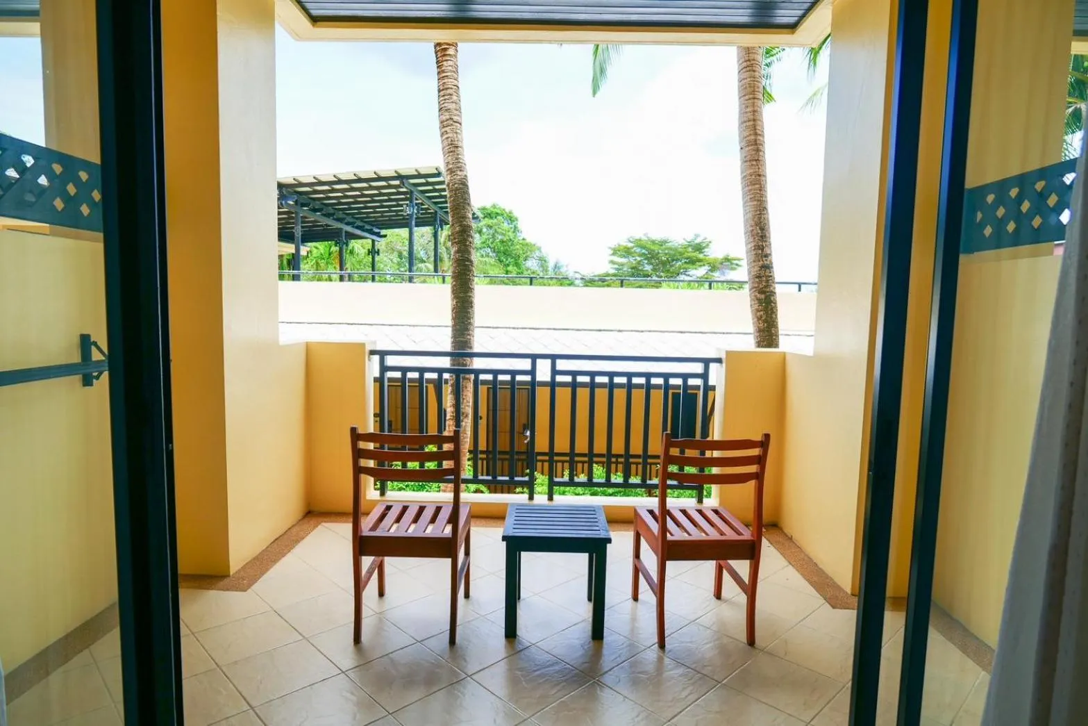 Patio in Horizon Karon Beach Resort & Spa