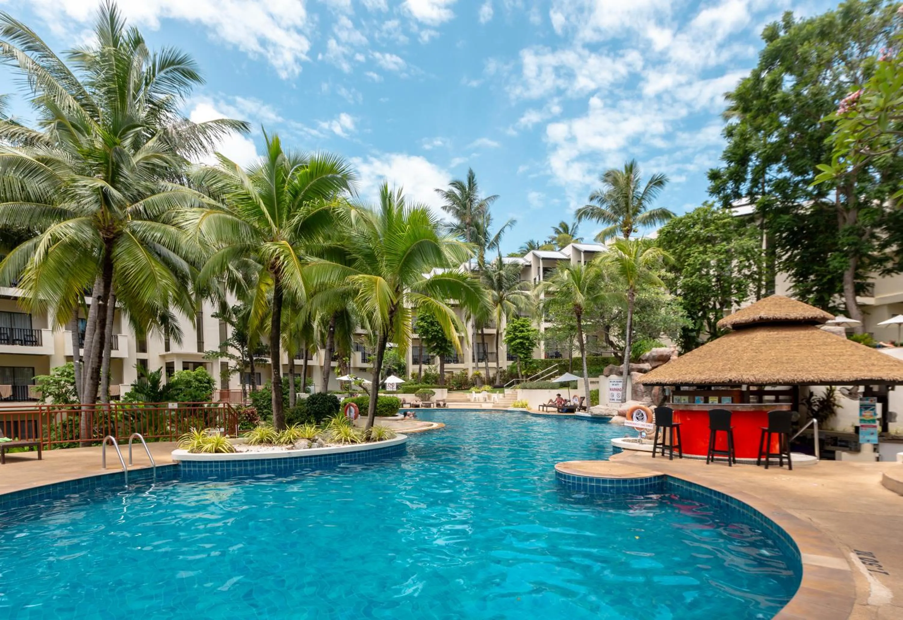 Swimming pool in Horizon Karon Beach Resort & Spa