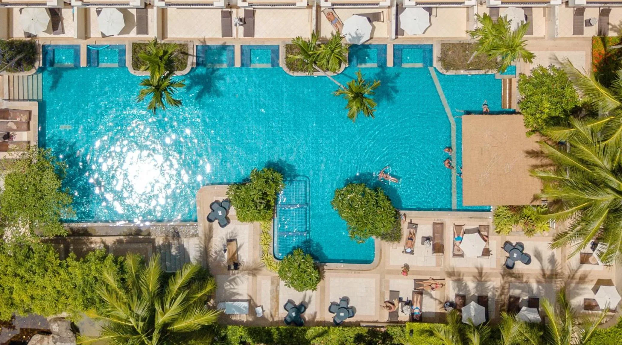 Swimming pool in Horizon Karon Beach Resort & Spa