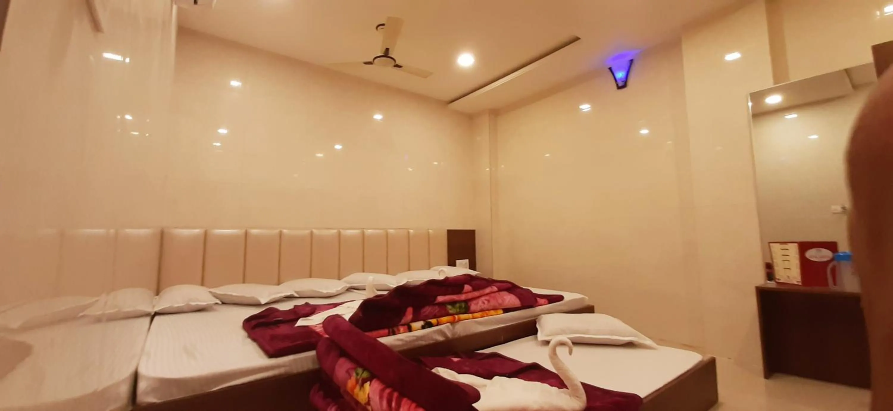 Bed in Ashiyana Inn Hotel