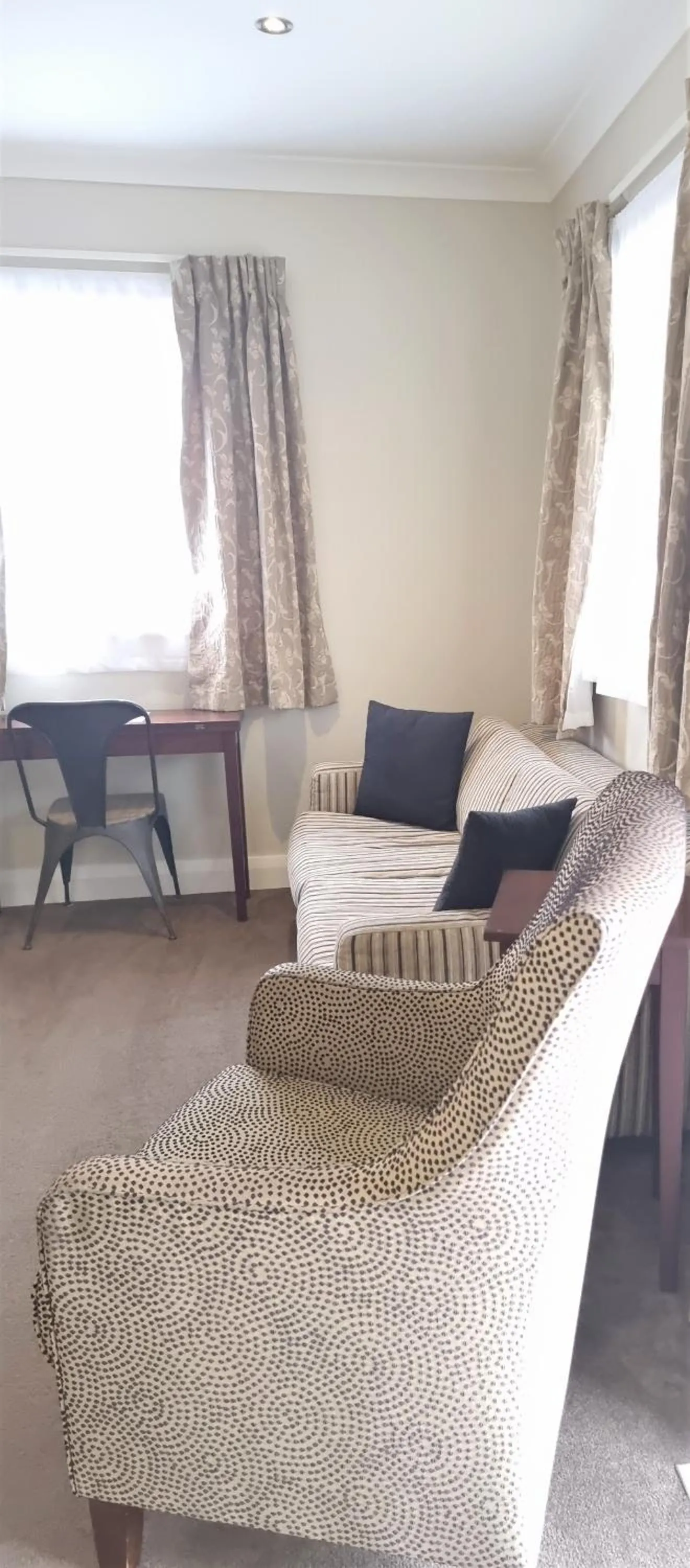 Living room in THE MEWS Oamaru