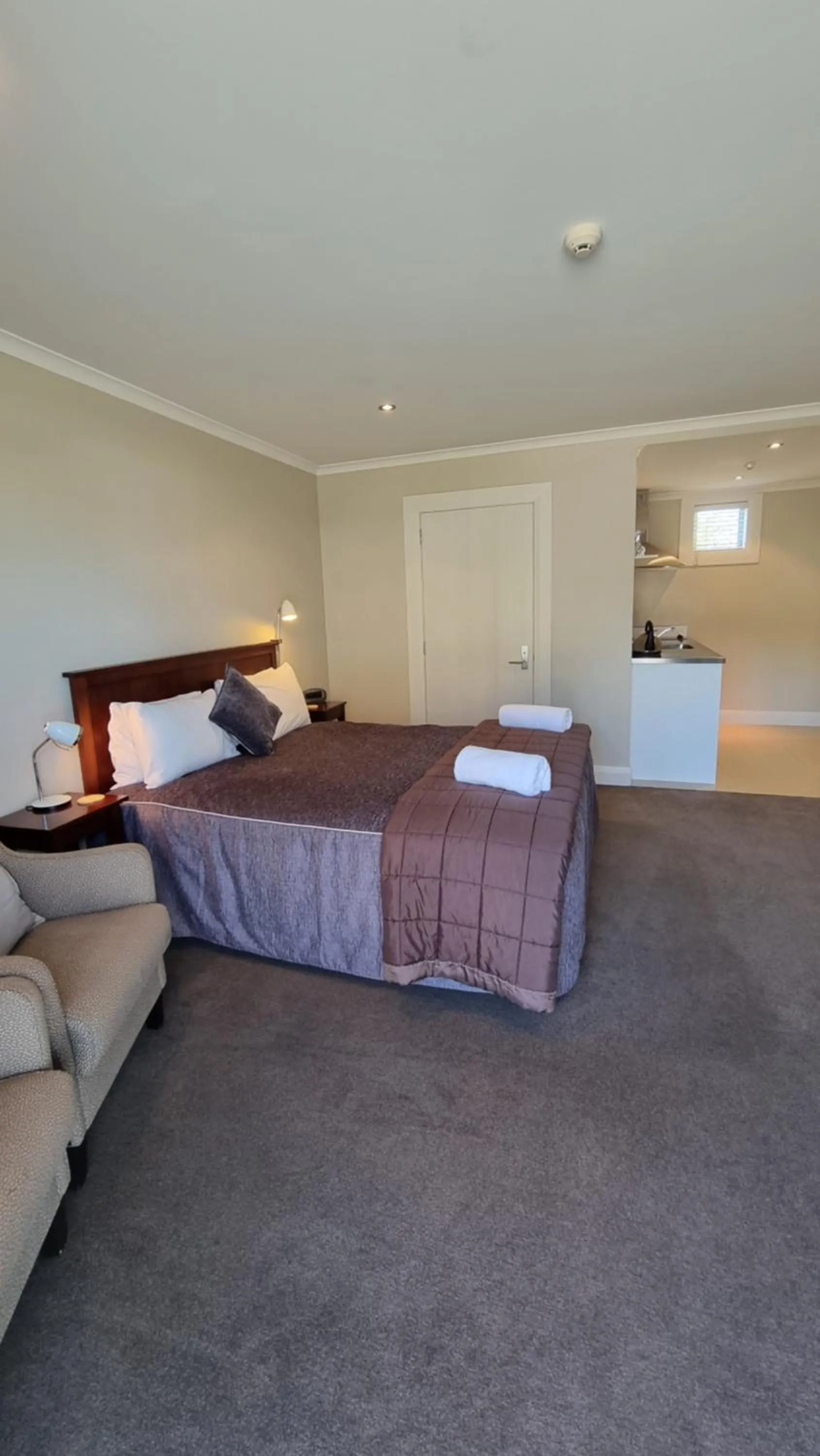 Bed in THE MEWS Oamaru