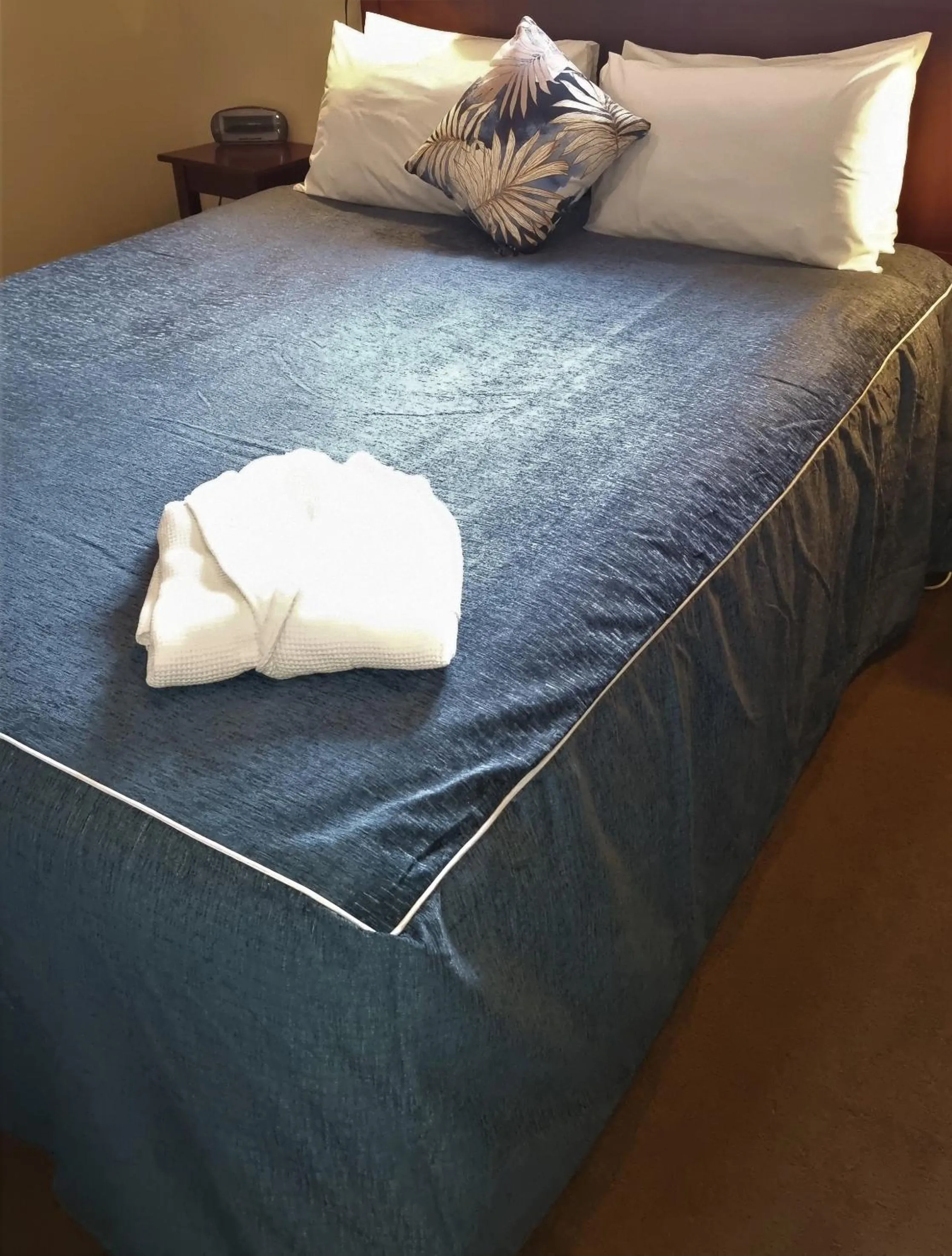 Bed in THE MEWS Oamaru