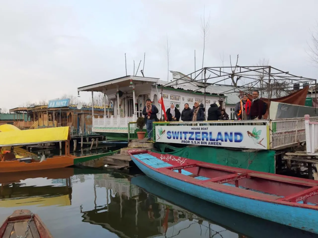 Lake view in S Group Of Houseboat