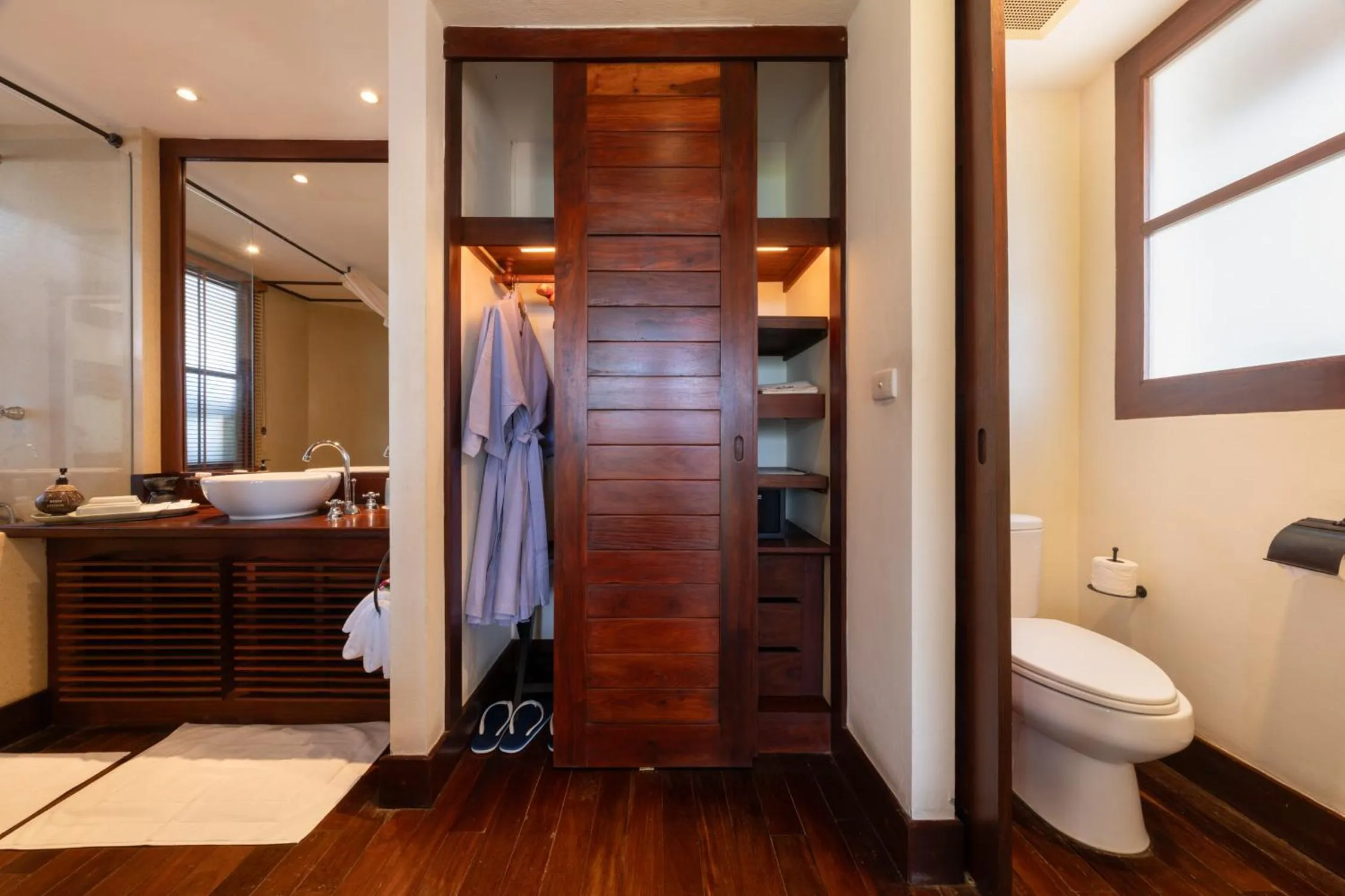 Toilet, Bed in Napasai Samui