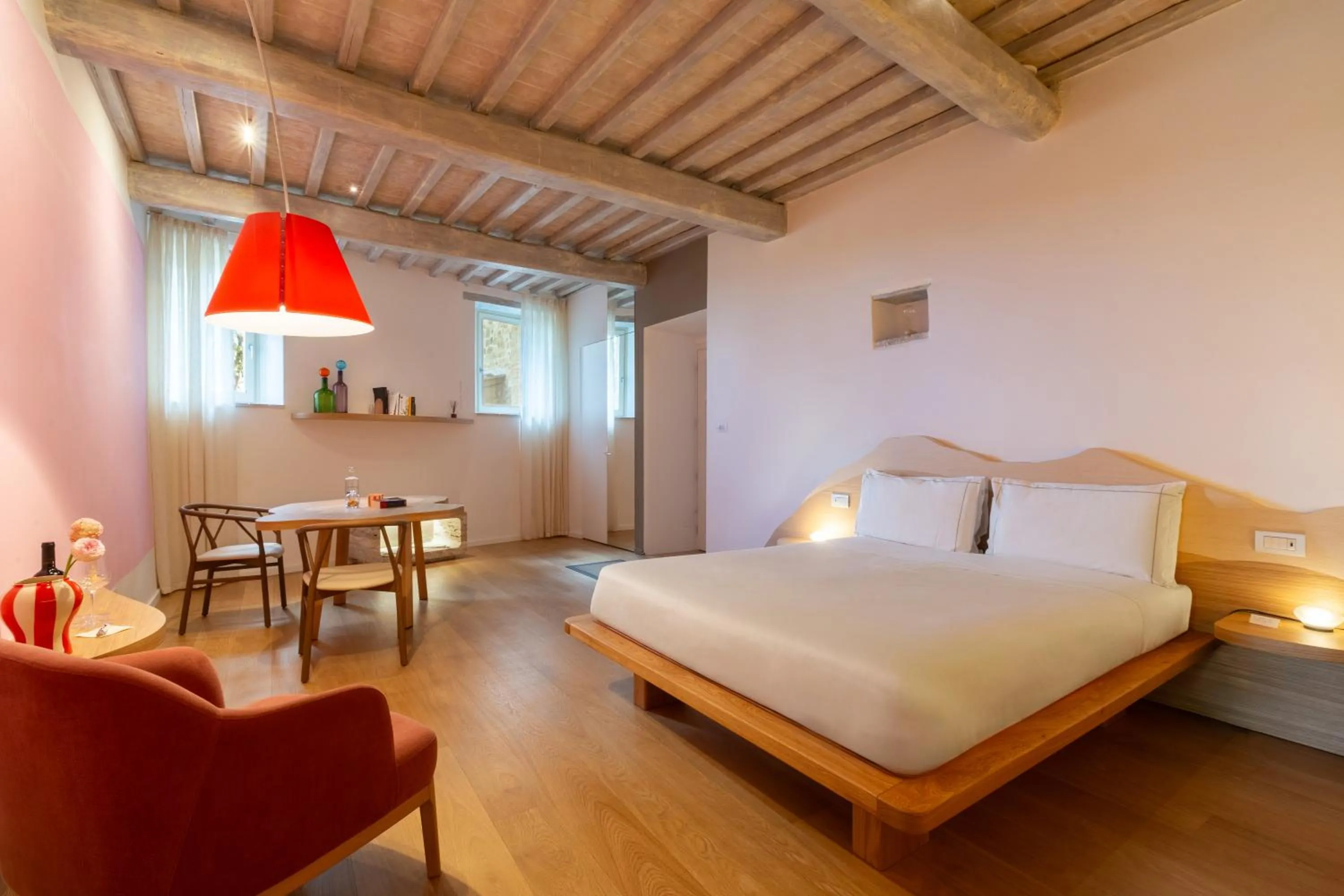 Photo of the whole room, Bed in Mastrojanni Relais