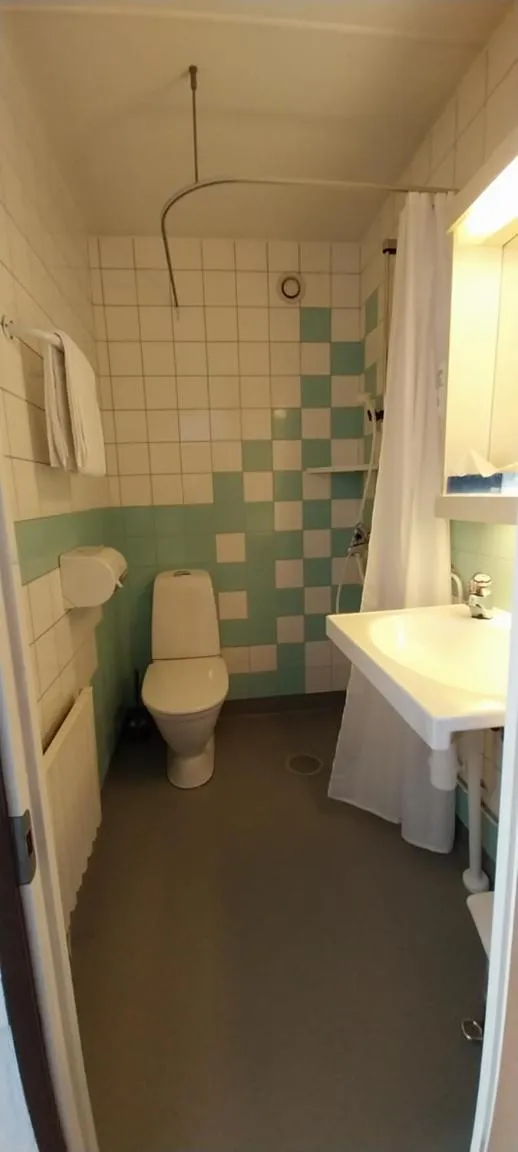 Bathroom in Kauppahotelli