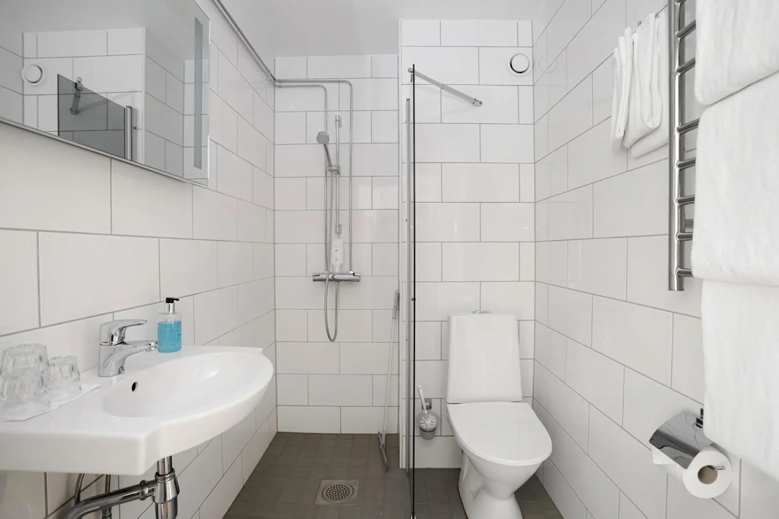 Bathroom in Kauppahotelli