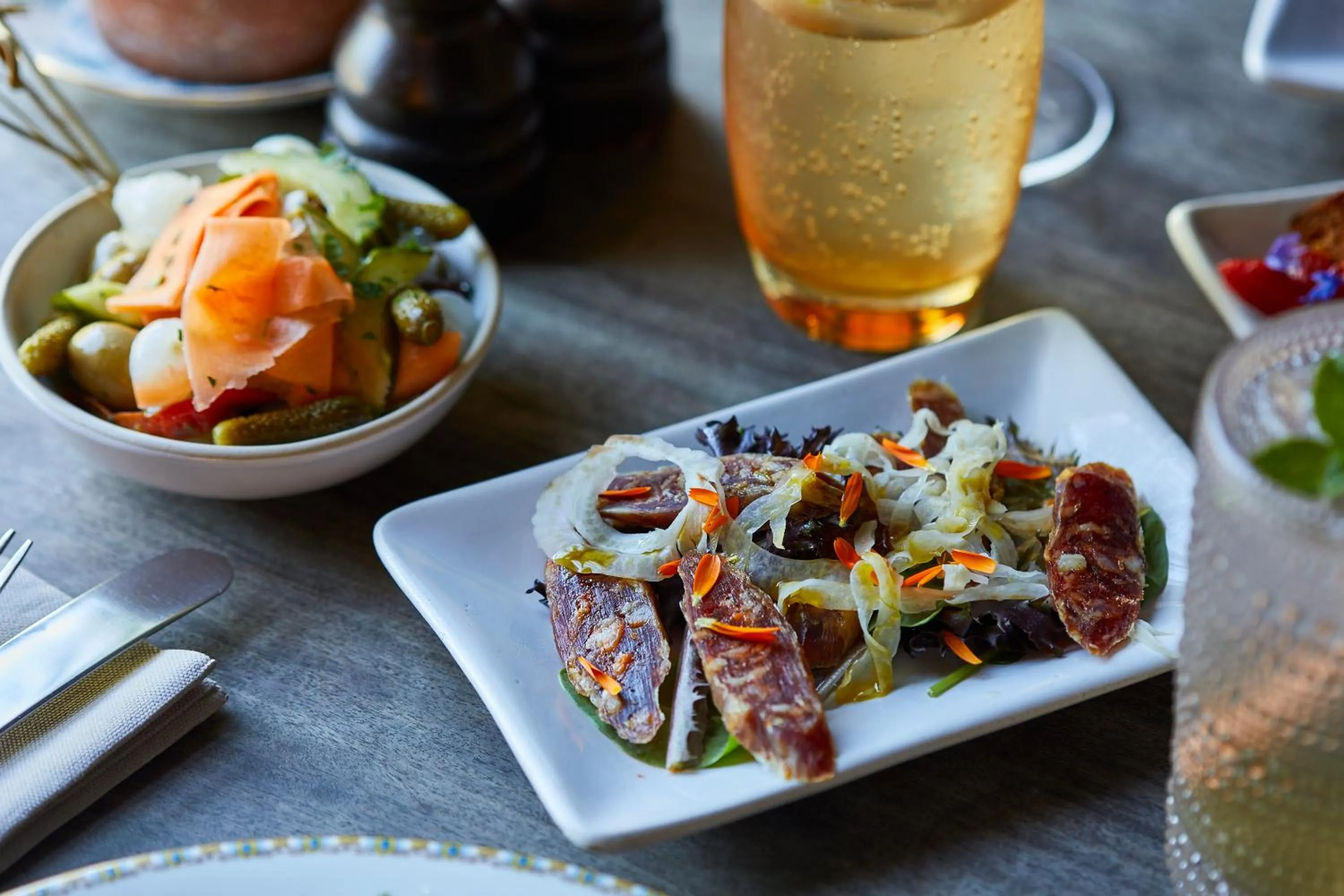 Food and drinks in THE PIG in the Wall - Southampton