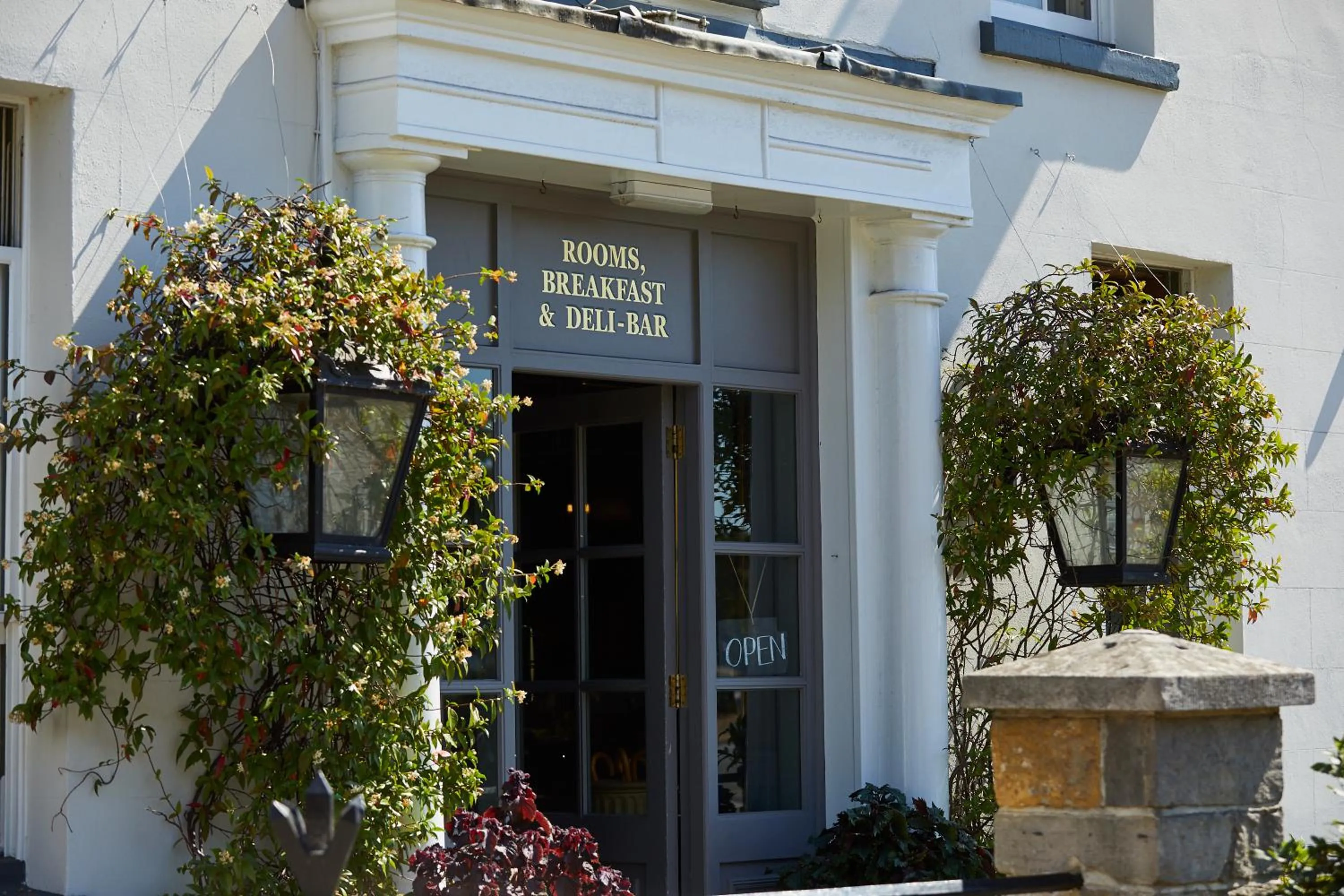 Property building in THE PIG in the Wall - Southampton