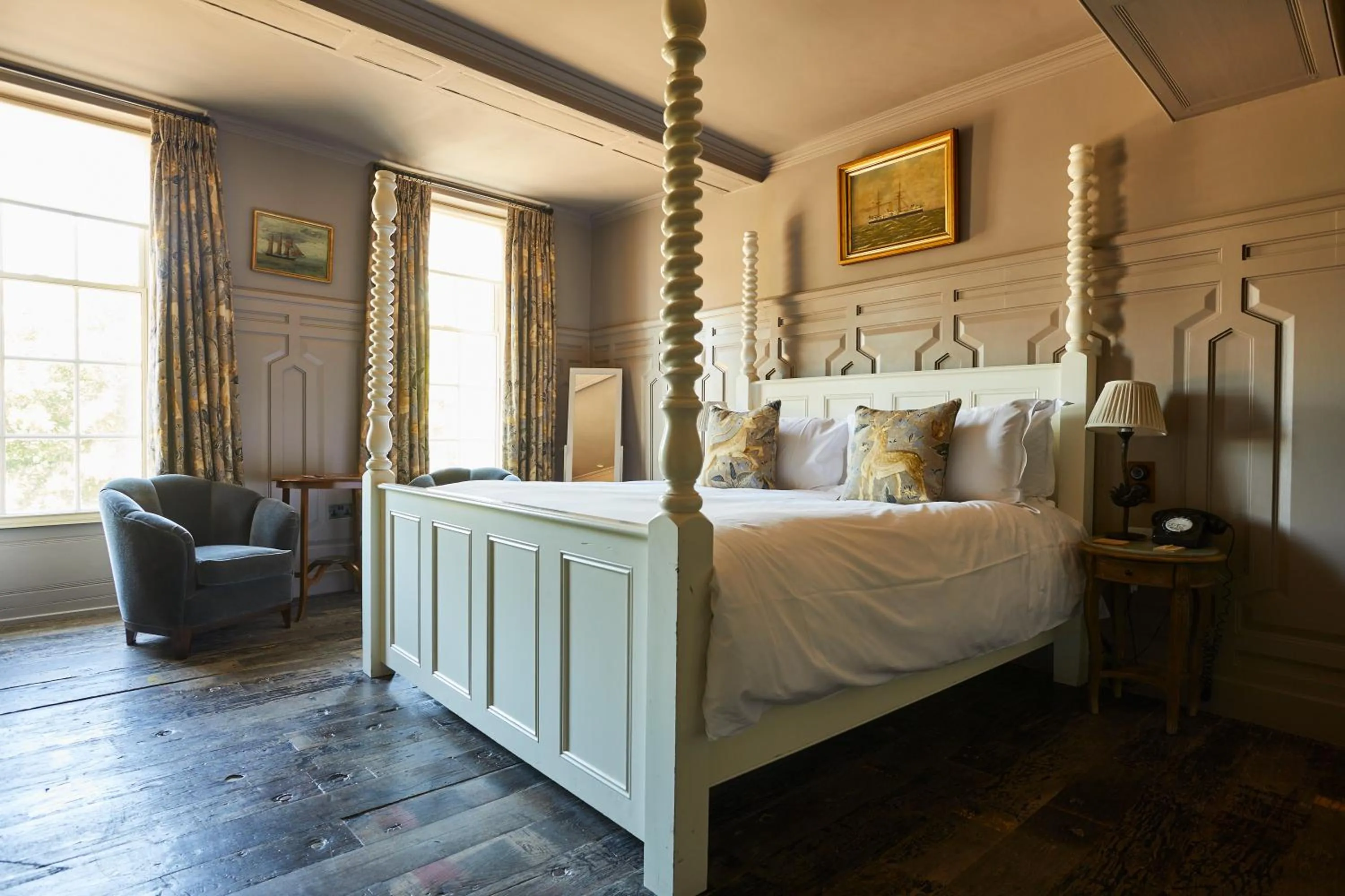 Bedroom, Bed in THE PIG in the Wall - Southampton