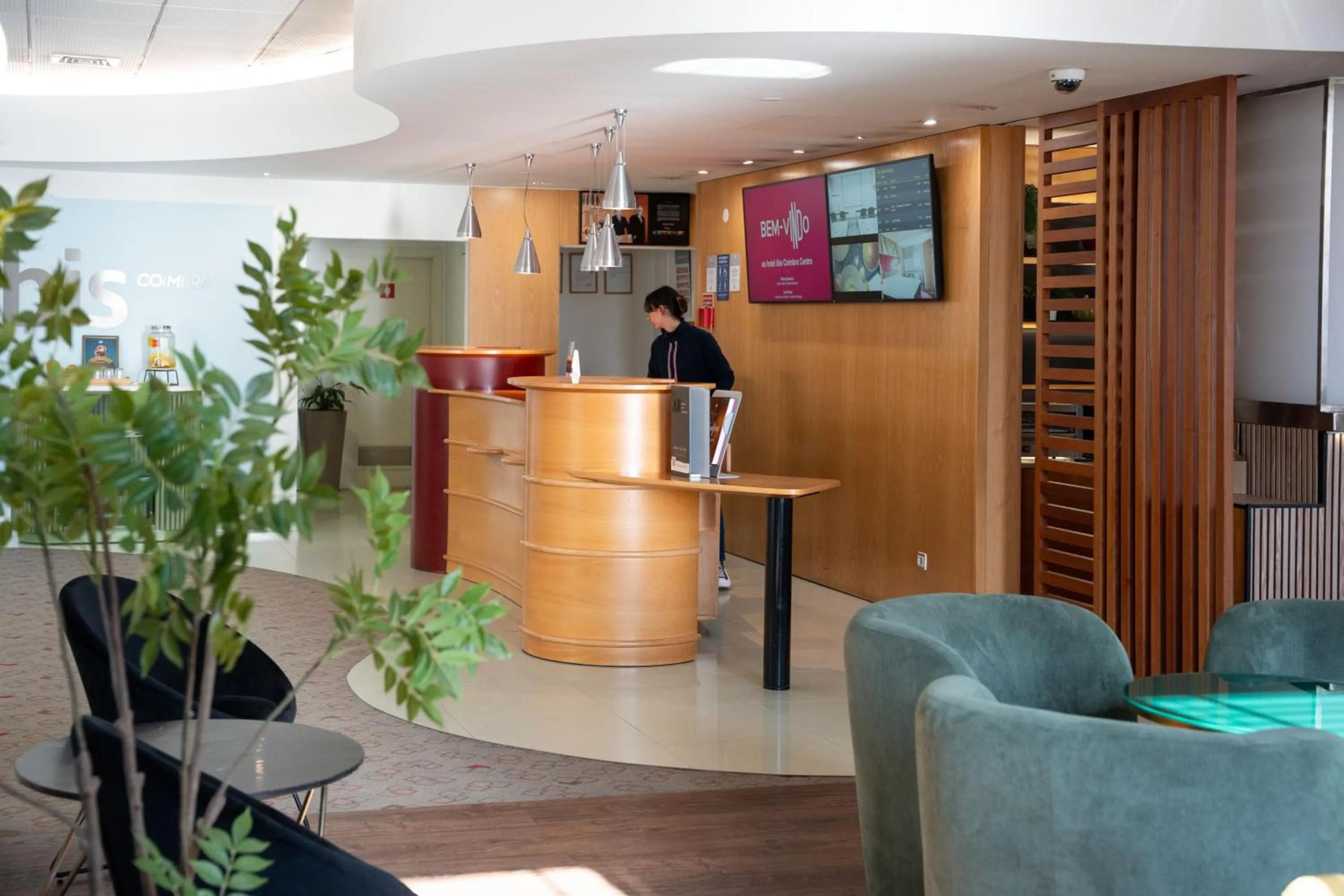 Property building in Hotel Ibis Coimbra Centro