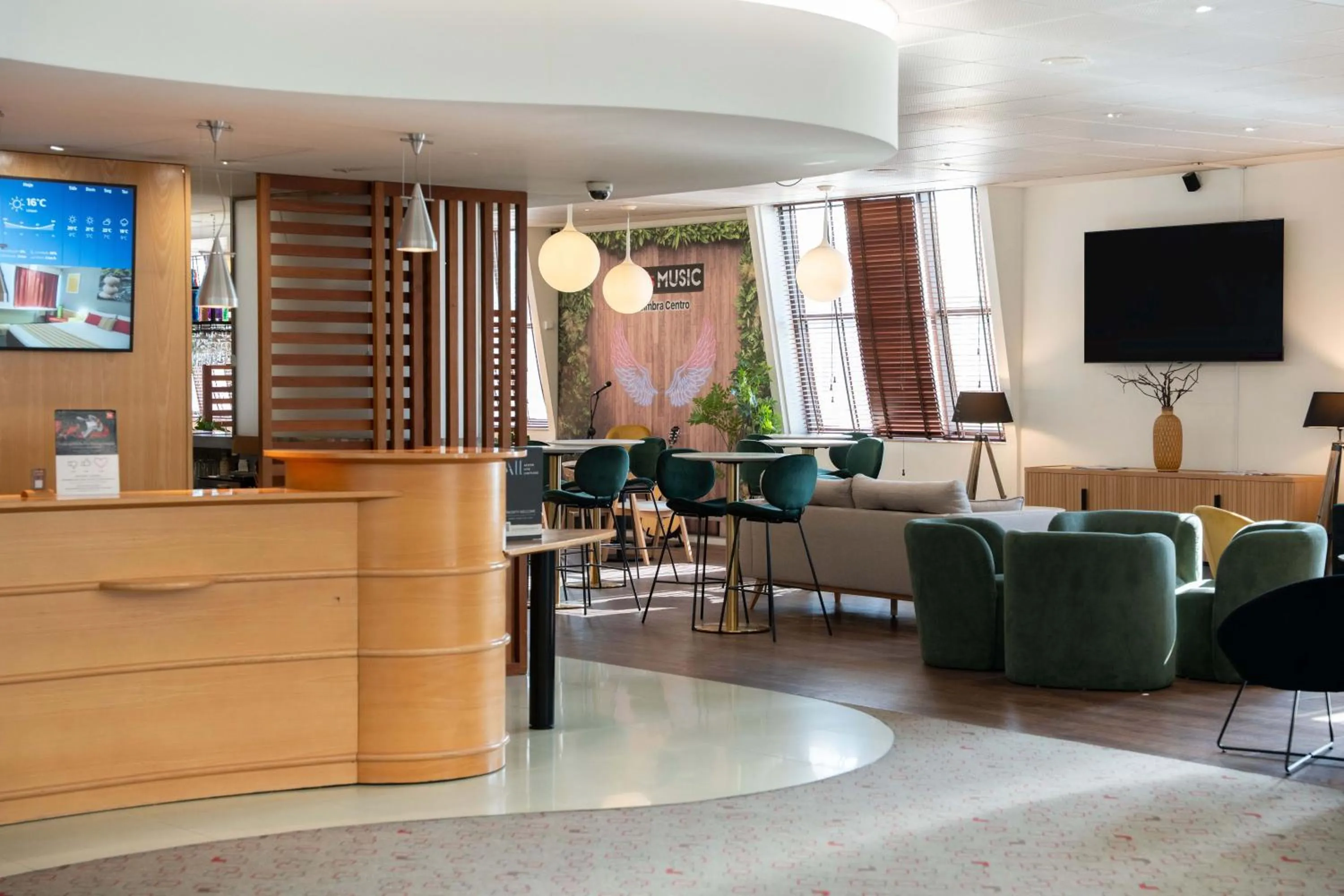 Property building in Hotel Ibis Coimbra Centro