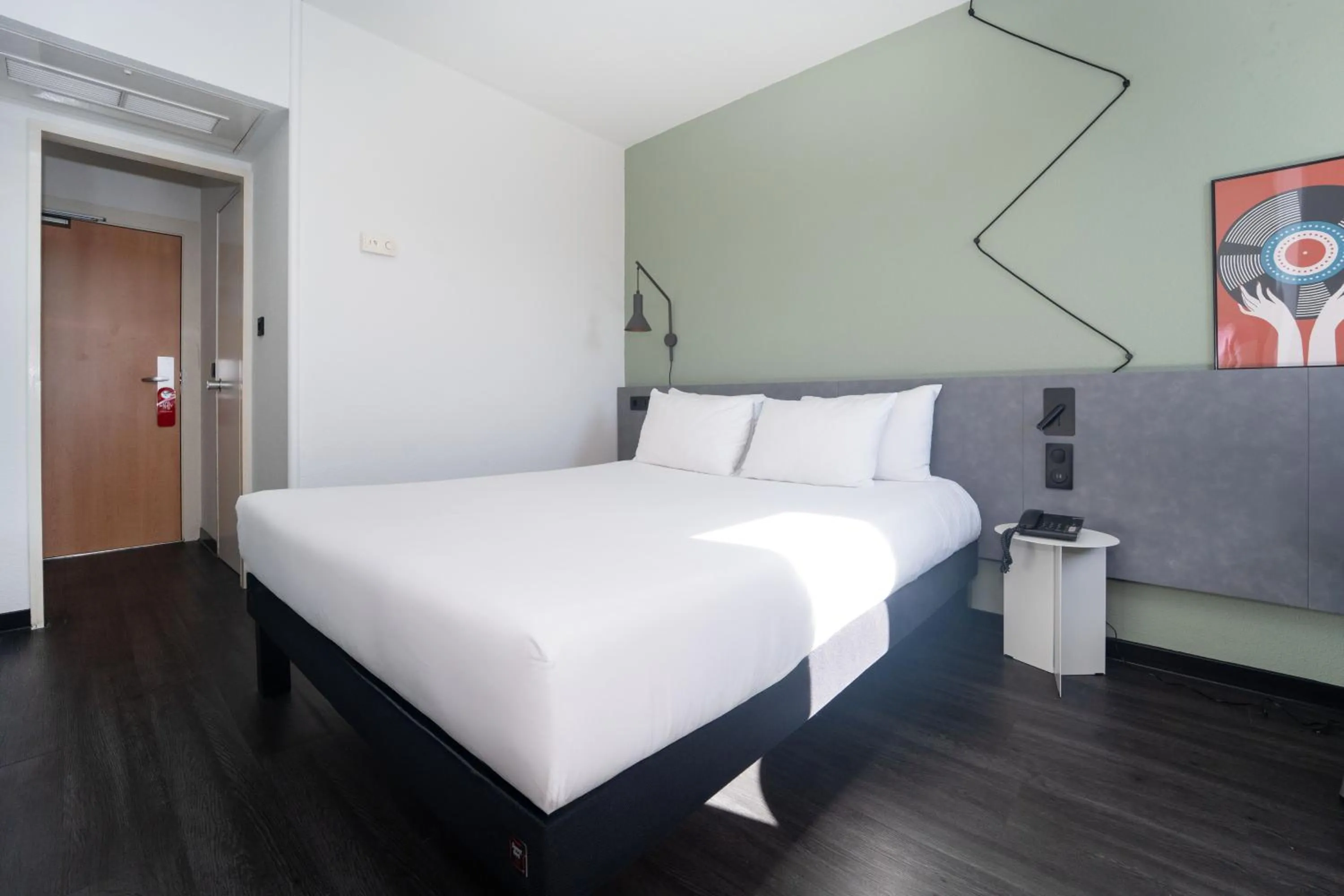 Bed in Hotel Ibis Coimbra Centro